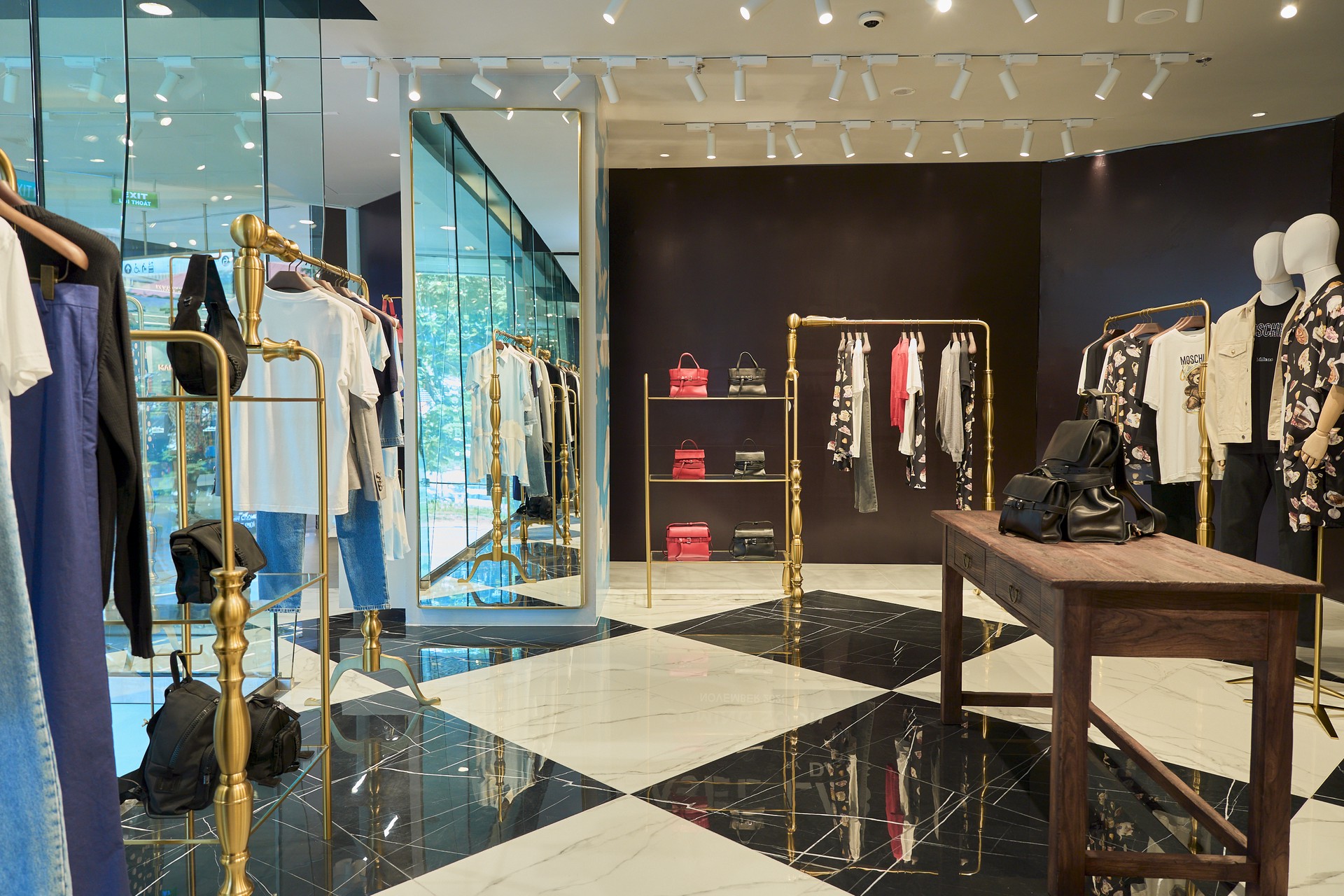 Hinh anh Moschino Saigon Centre - Bản sắc Ý giữa lòng Sài Gòn 2