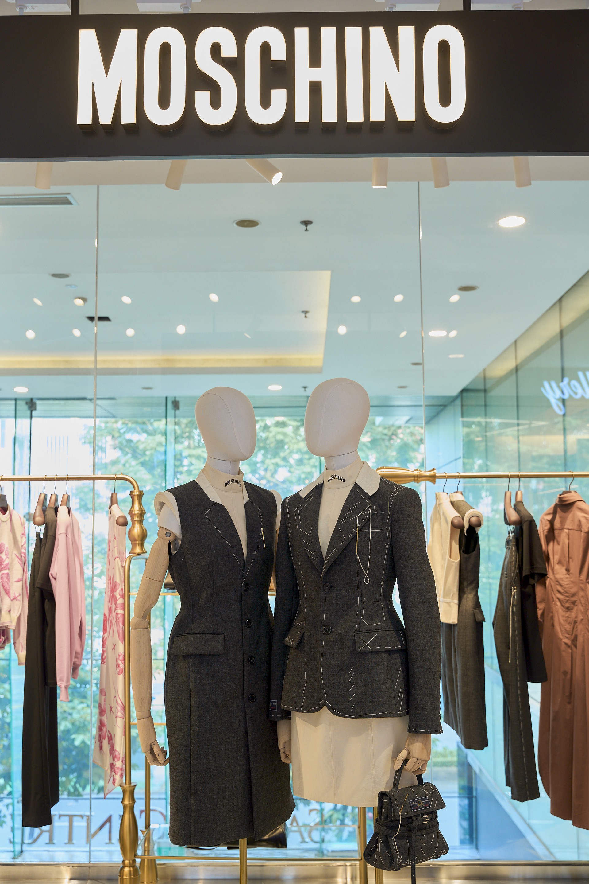 Hinh anh Moschino Saigon Centre - Bản sắc Ý giữa lòng Sài Gòn 5