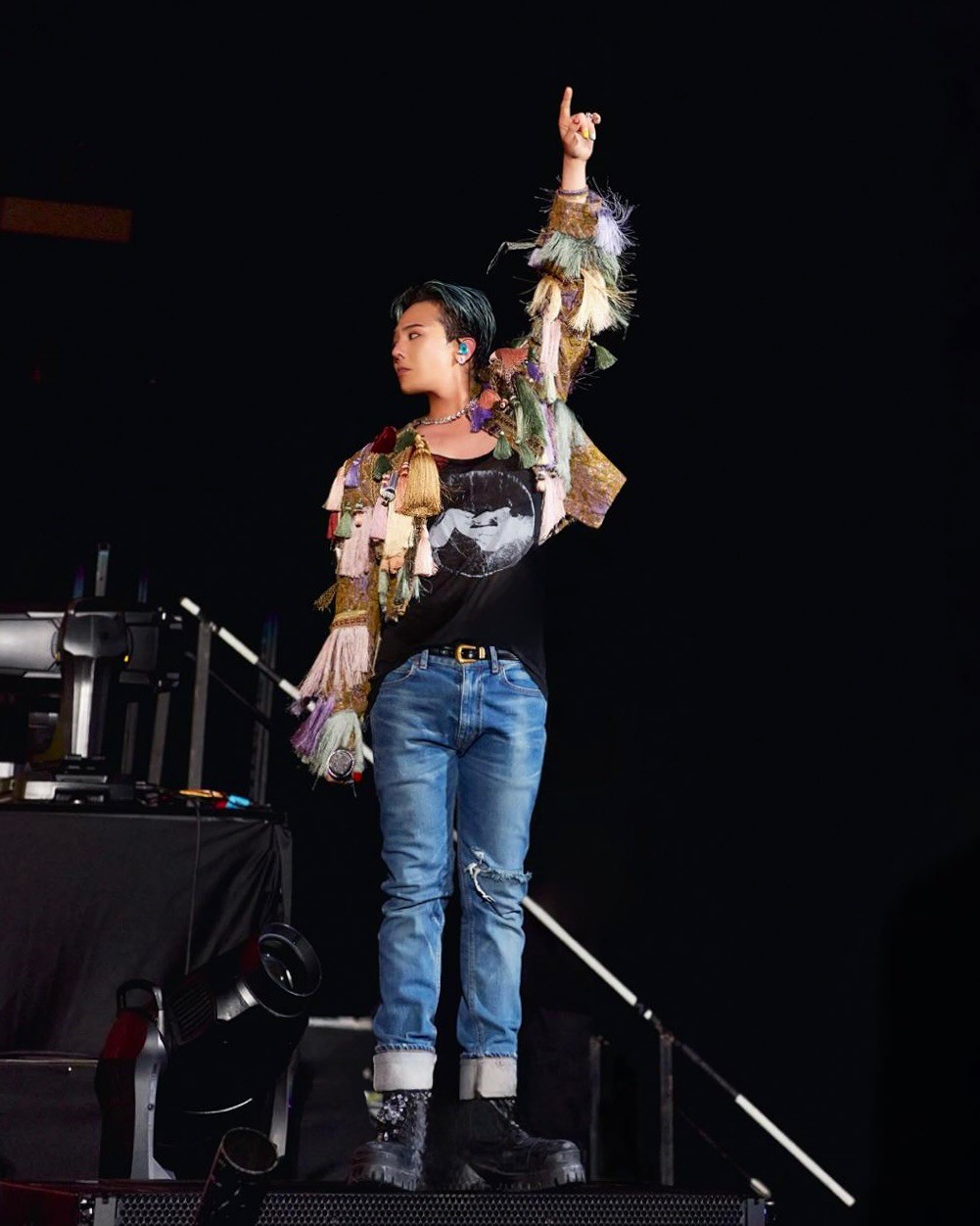 Hinh anh G-Dragon Coded: Công thức là không có công thức 3