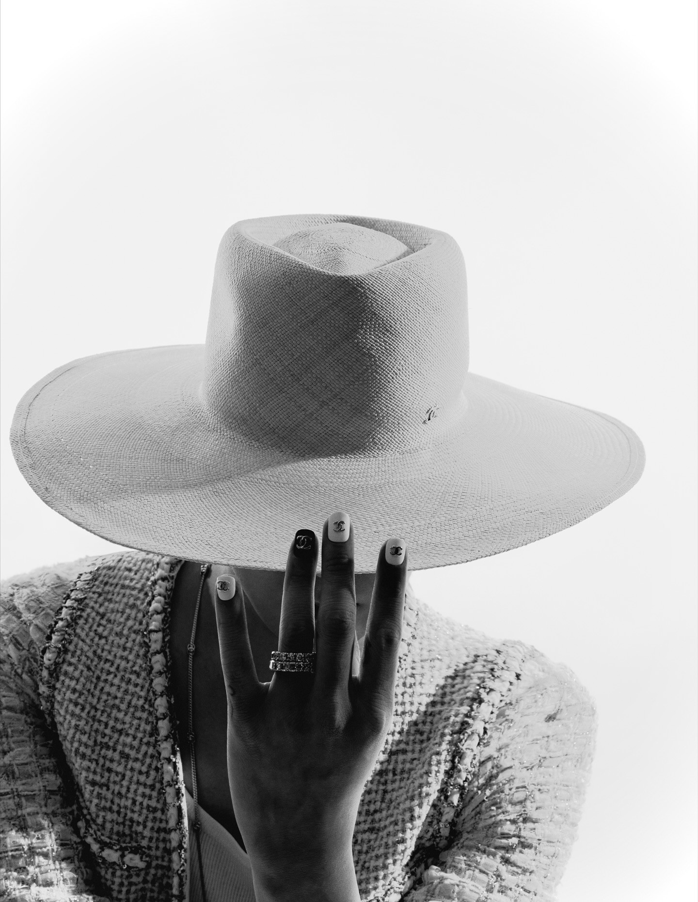 Hinh anh G-Dragon Coded: Công thức là không có công thức 1