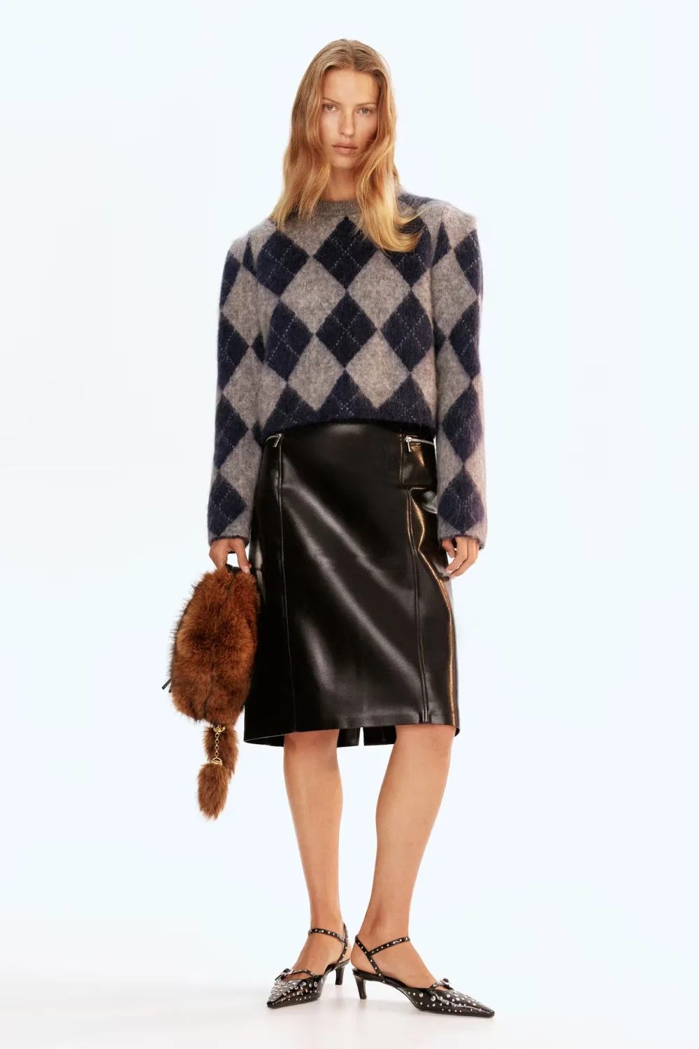 Hinh anh Sự đối lập tinh tế (Argyle cùng các chất liệu mạnh) 2