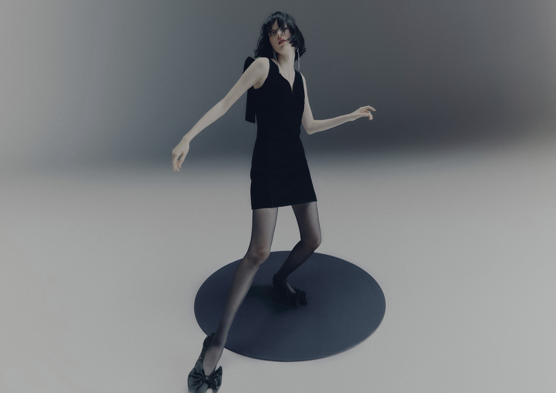 Hinh anh H&M Studio Holiday 2025: Tủ đồ tiệc tùng sang trọng và đầy cá tính 9