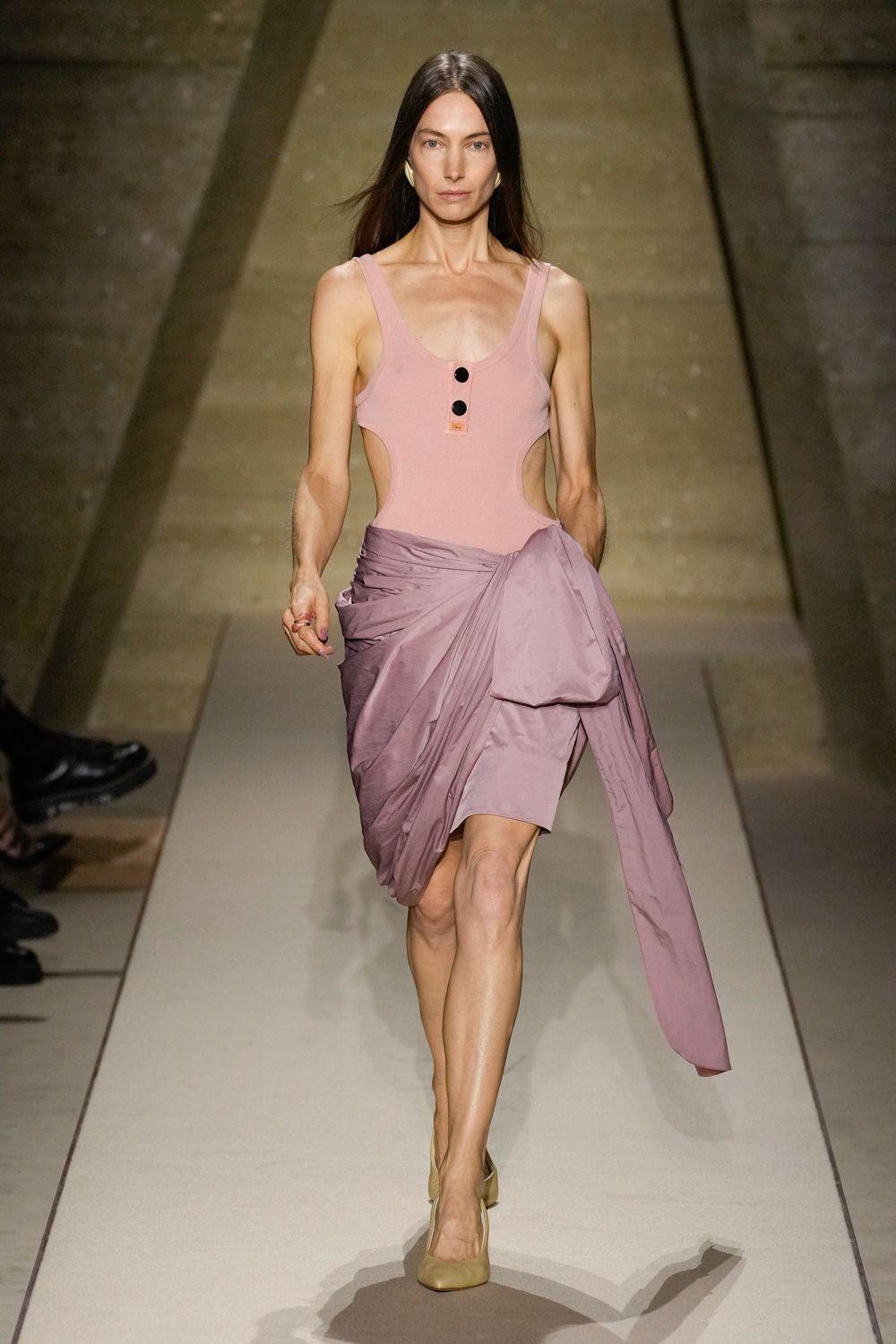 Hinh anh Chất liệu mềm "mạnh" 3