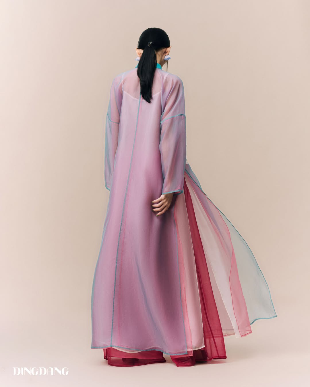 Hinh anh Chiếc áo dài 6 triệu của DINGDANG: Cú soi chiếu thị hiếu tạo ra phép thử giá trị sáng tạo nội địa 2