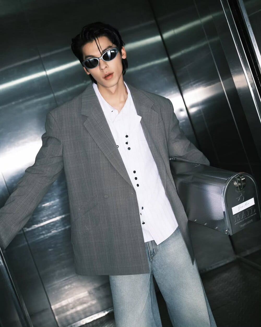 Hinh anh Khám phá bộ sưu tập kính mắt đồ sộ của Hứa Quang Hán 6