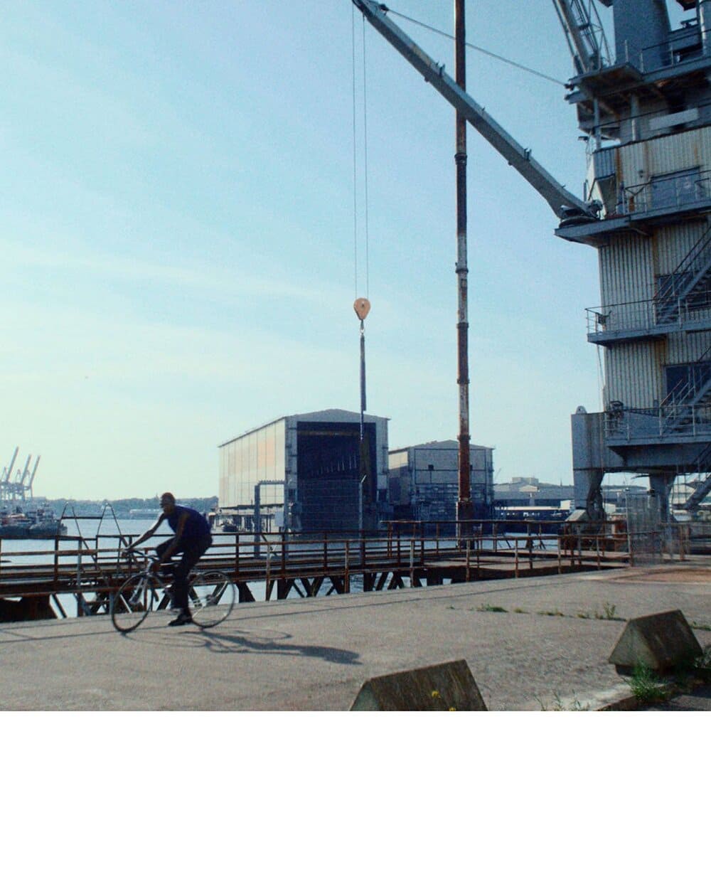 Hinh anh Jil Sander Xuân Hè 2026: Màn ra mắt đầy tư duy của Simone Bellotti 4