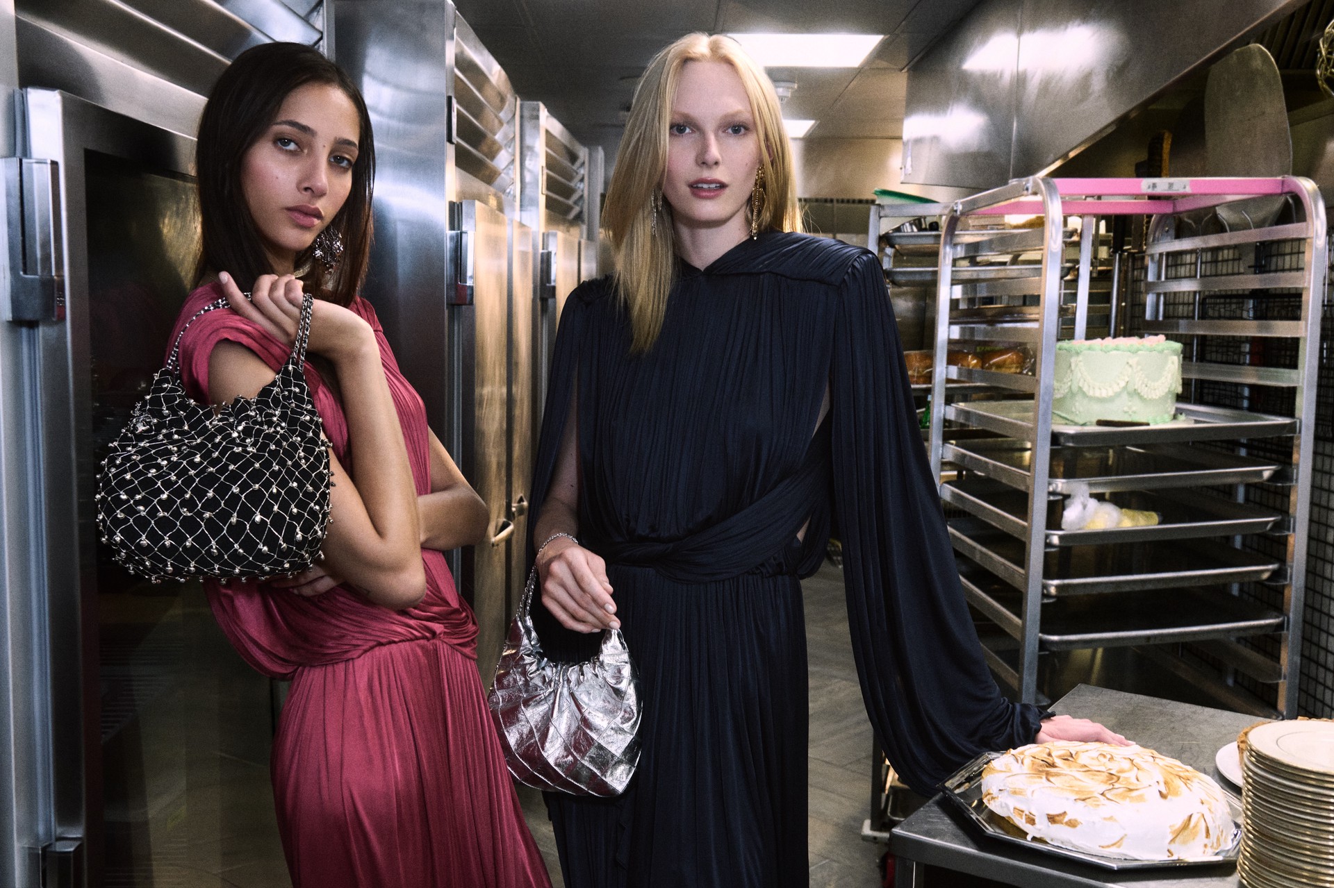 Hinh anh Tory Burch Holiday ’25: Ánh sáng lễ hội giữa nhịp sống Manhattan 3