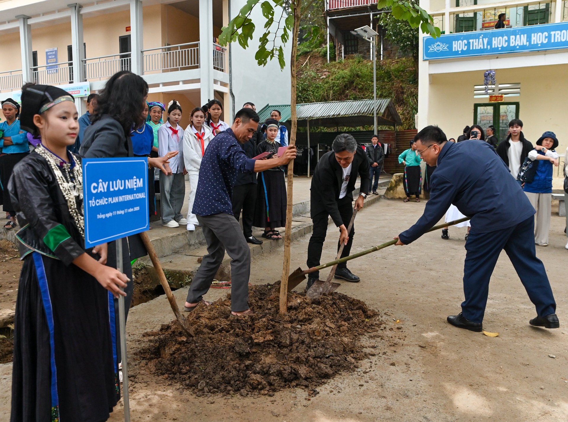 Hinh anh UNIQLO tiếp tục hỗ trợ cho người dân có hoàn cảnh khó khăn 9