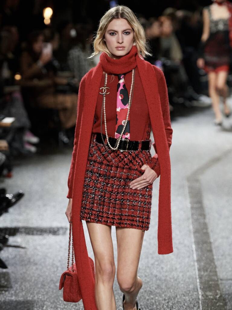 Hinh anh Tại sao bộ sưu tập Métiers d'Art hàng năm của Chanel là sự tôn vinh tính khéo léo, truyền thống và đổi mới? 16