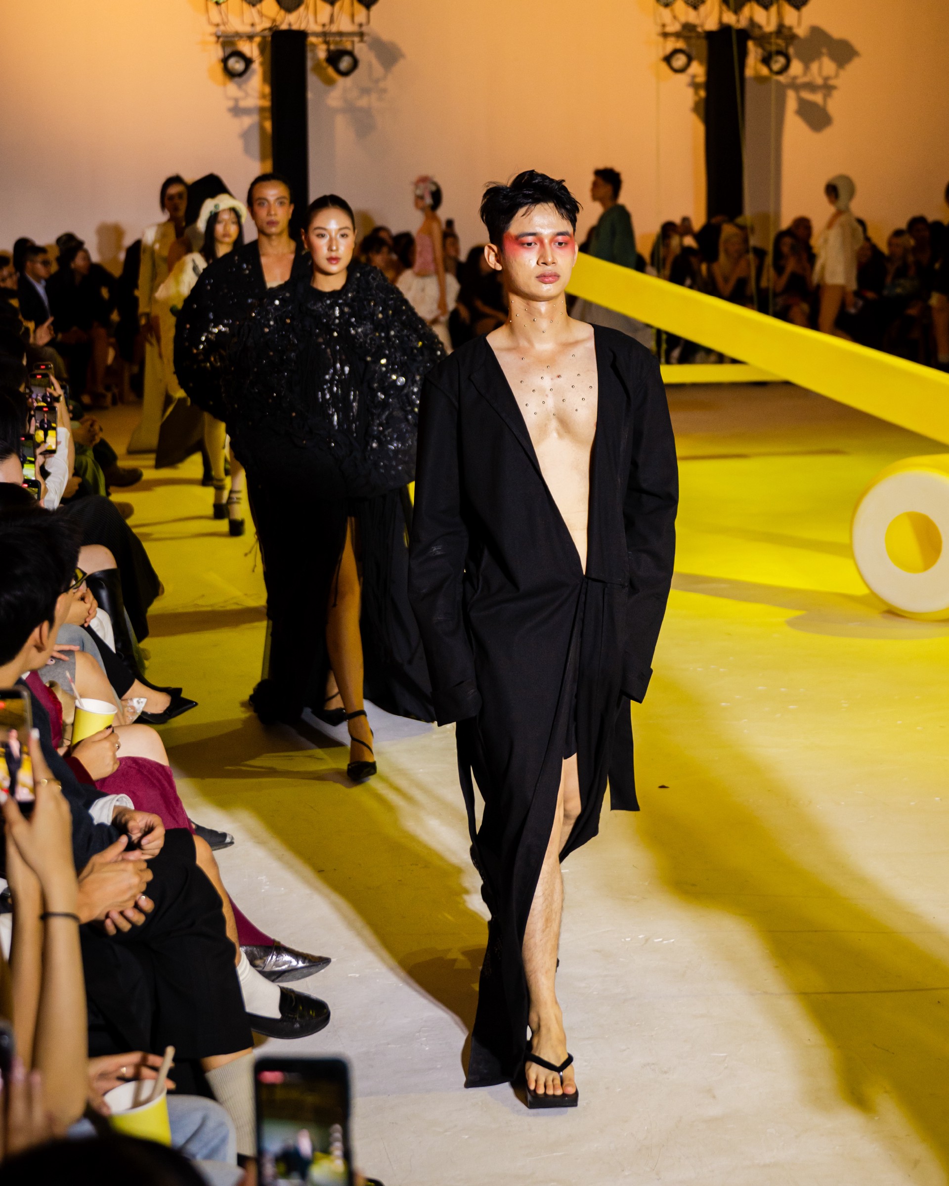 Hinh anh Act I – ME (Khởi Sinh) 2