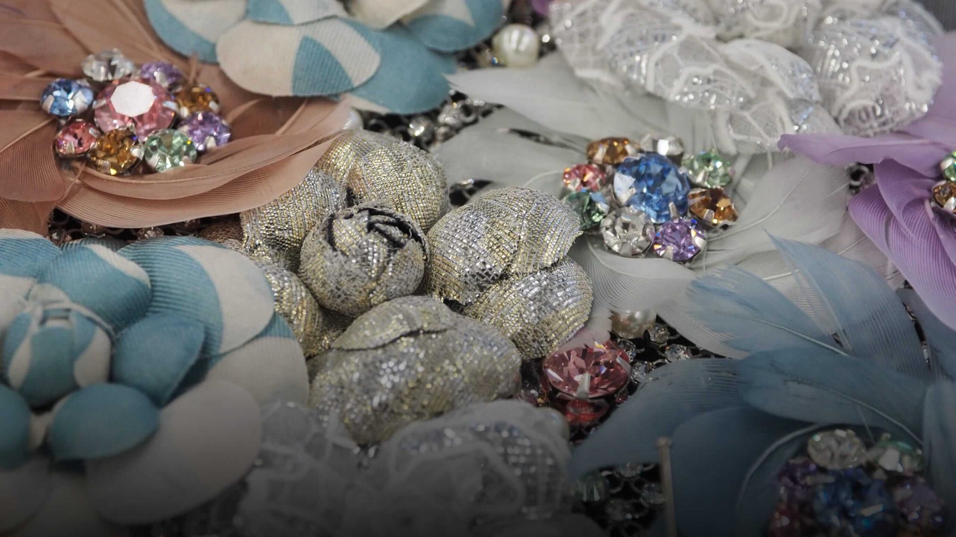 Hinh anh Nhịp cầu di sản: Mathieu Blazy và những đôi tay Métiers d’Art 86