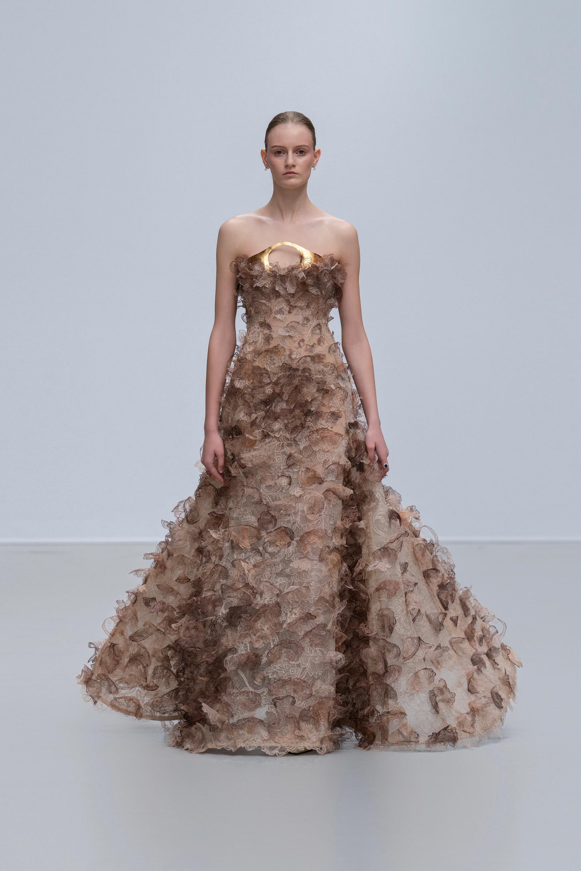 Hinh anh Phan Huy - Nhà thiết kế trẻ nhất lịch sử thế giới góp mặt tại Haute Couture Week 2