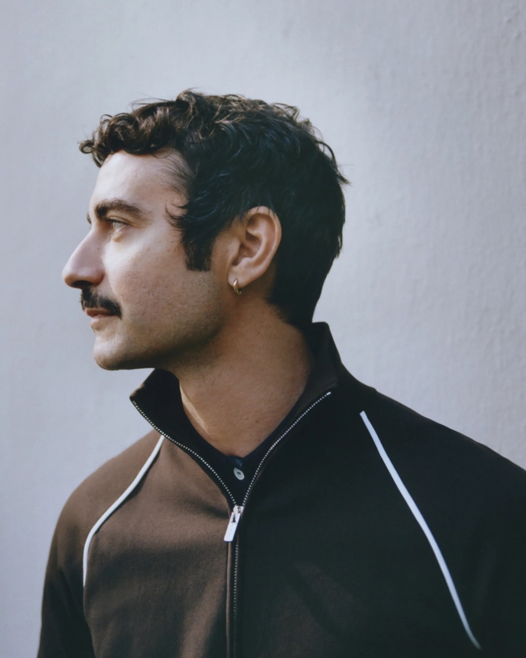 Hinh anh Dario Vitale rời Versace sau 9 tháng - Prada đặt lại bài toán tăng trưởng cho Versace? 1