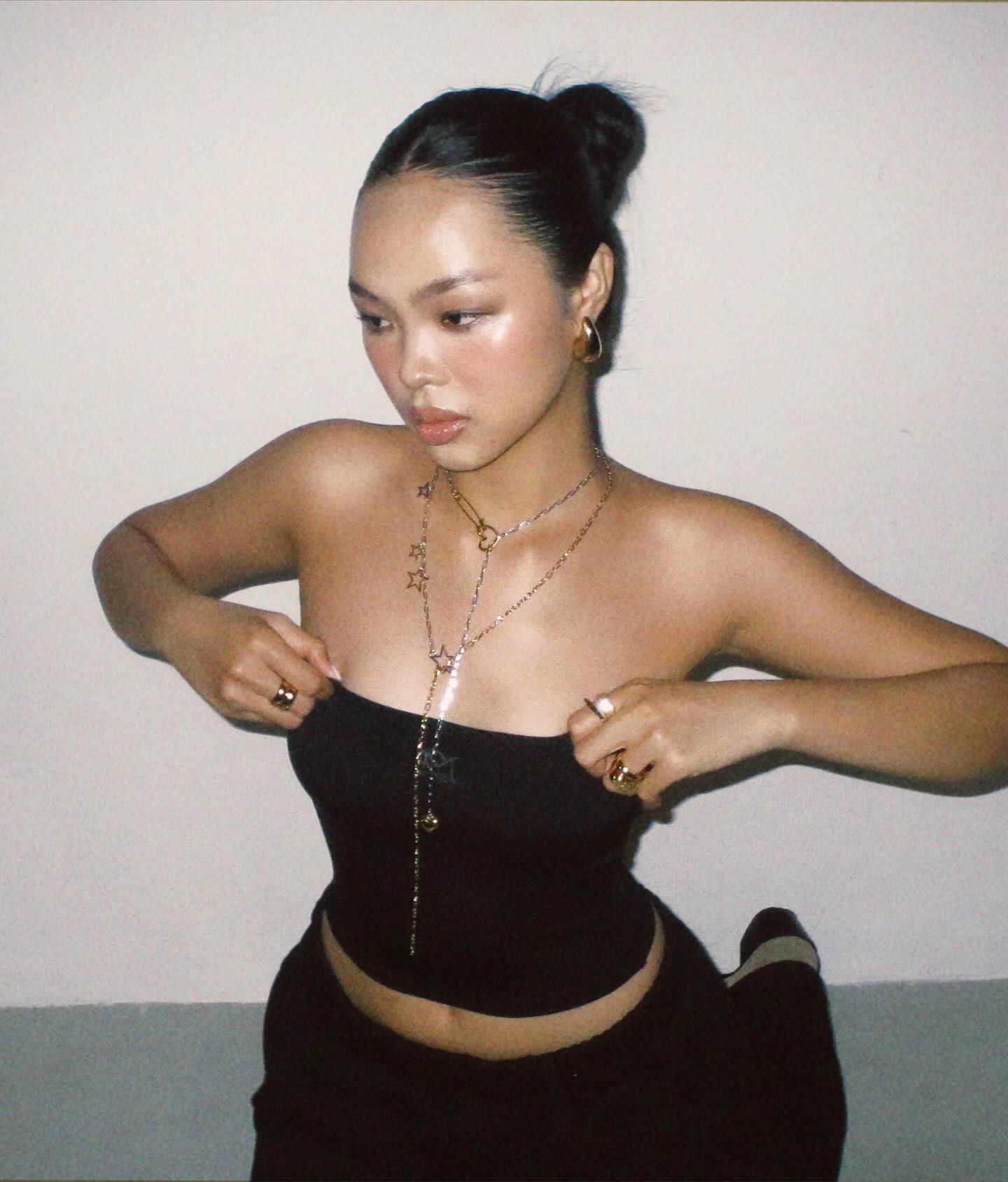 Hinh anh NEPHERTETI 1