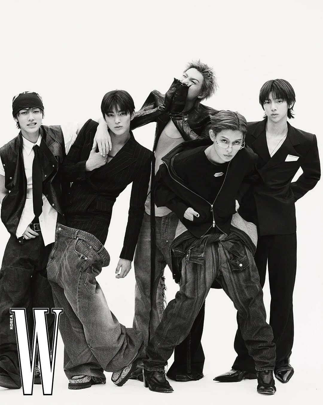 CORTIS phủ sóng trên loạt bìa tạp chí thời trang như bìa kỹ thuật số W Korea