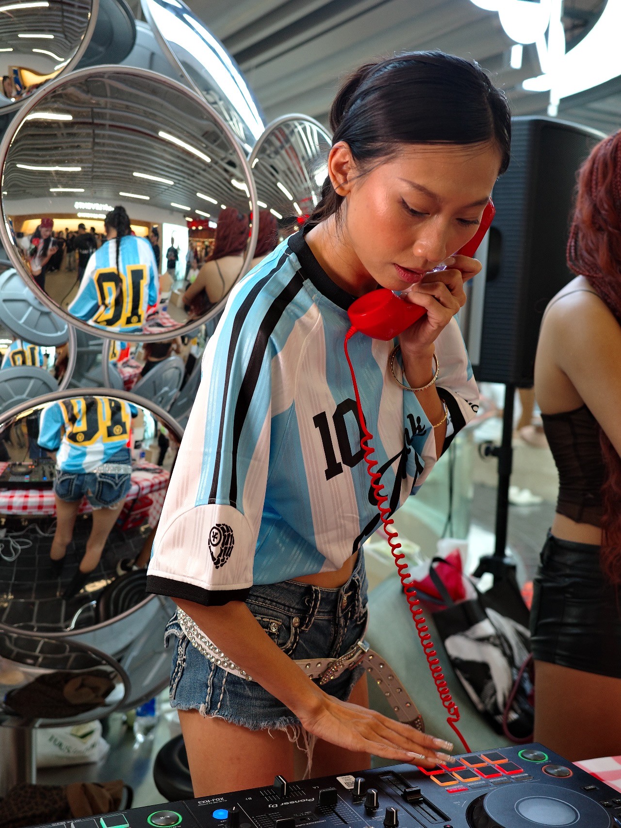 Hinh anh Online hay offline - đâu là điểm xuất phát phù hợp? 4