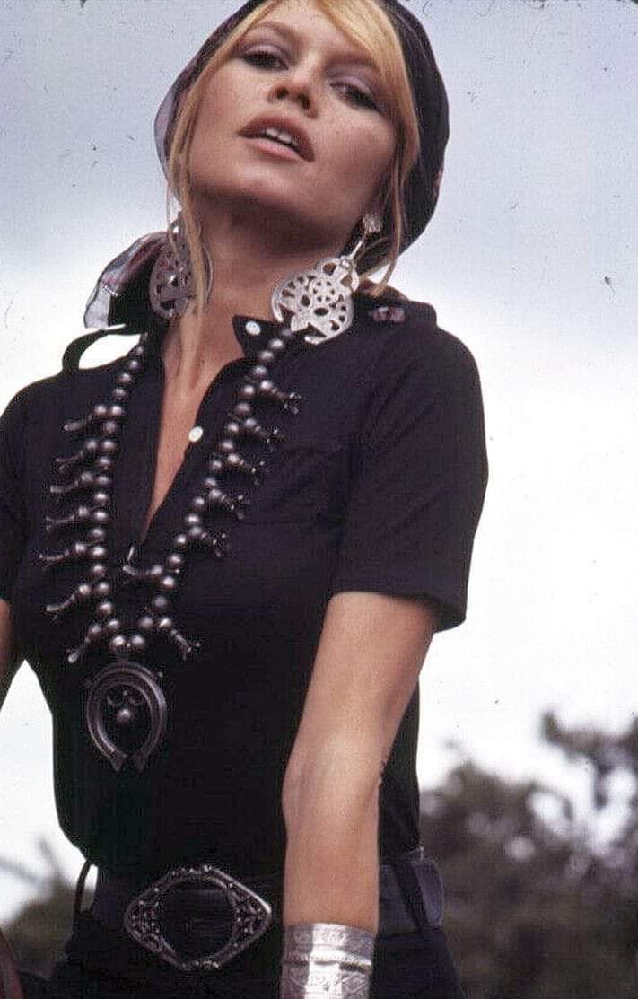 Hinh anh 10 items thời trang làm nên tên tuổi Brigitte Bardot 40