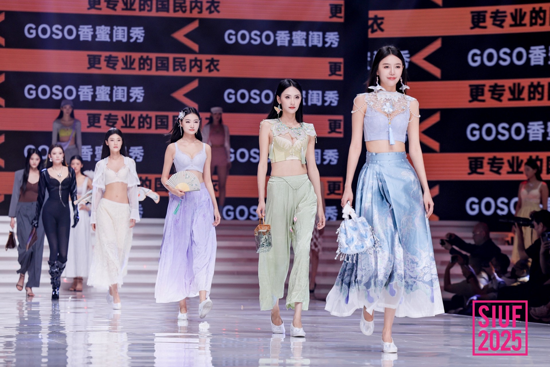 Hinh anh Cơ hội nào cho thương hiệu Việt tại triển lãm thời trang châu Á? 7