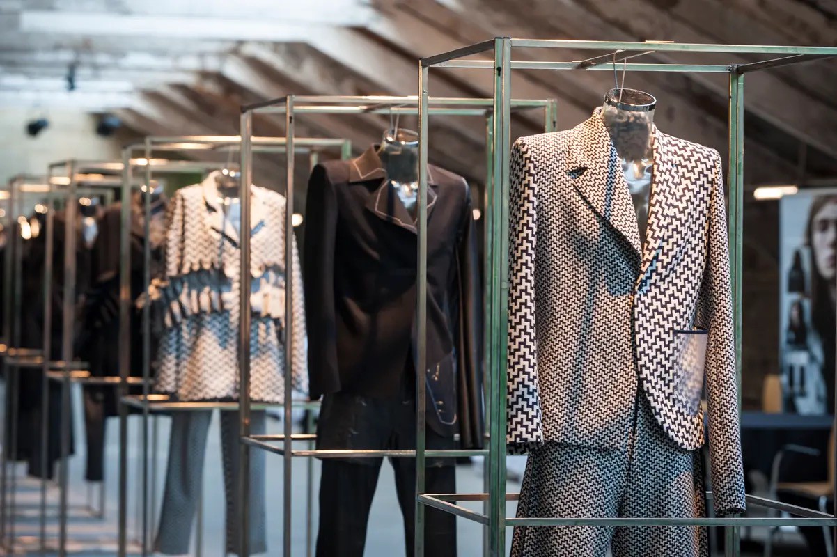 Hinh anh Từ khóa thời trang 2025: Archive - Kỷ nguyên của kho lưu trữ 19