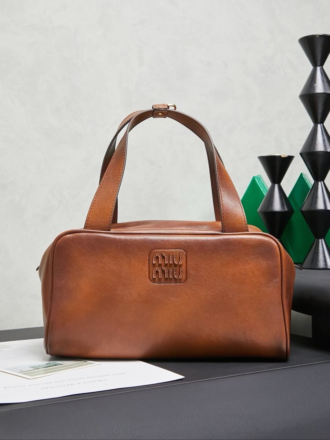 Hinh anh Xu hướng "khao khát" những chiếc túi sờn cũ 2