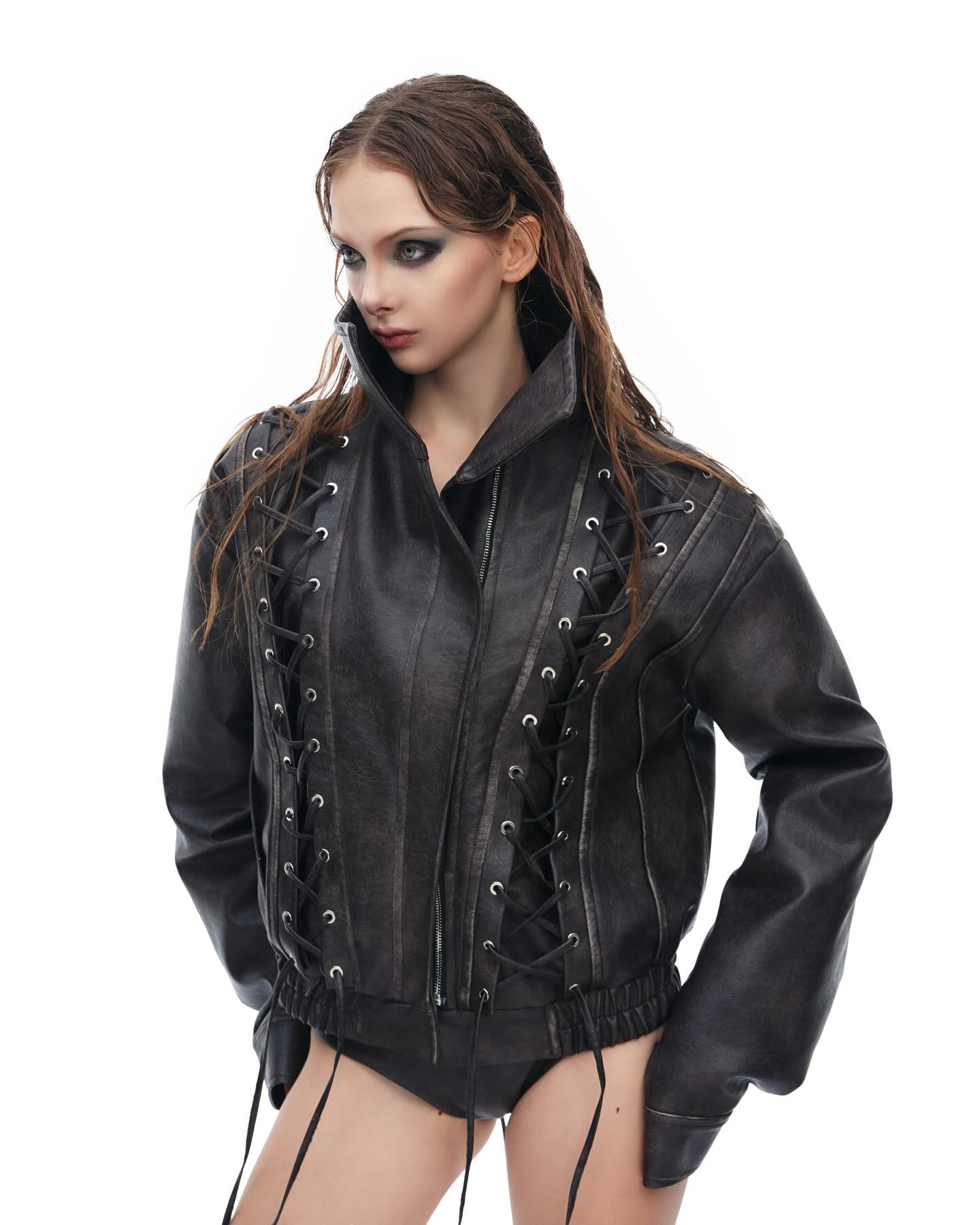 Hinh anh LINISS - "B*D ROMANCE" 19