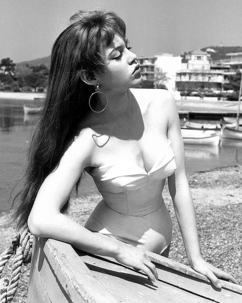 Hinh anh 10 items thời trang làm nên tên tuổi Brigitte Bardot 15