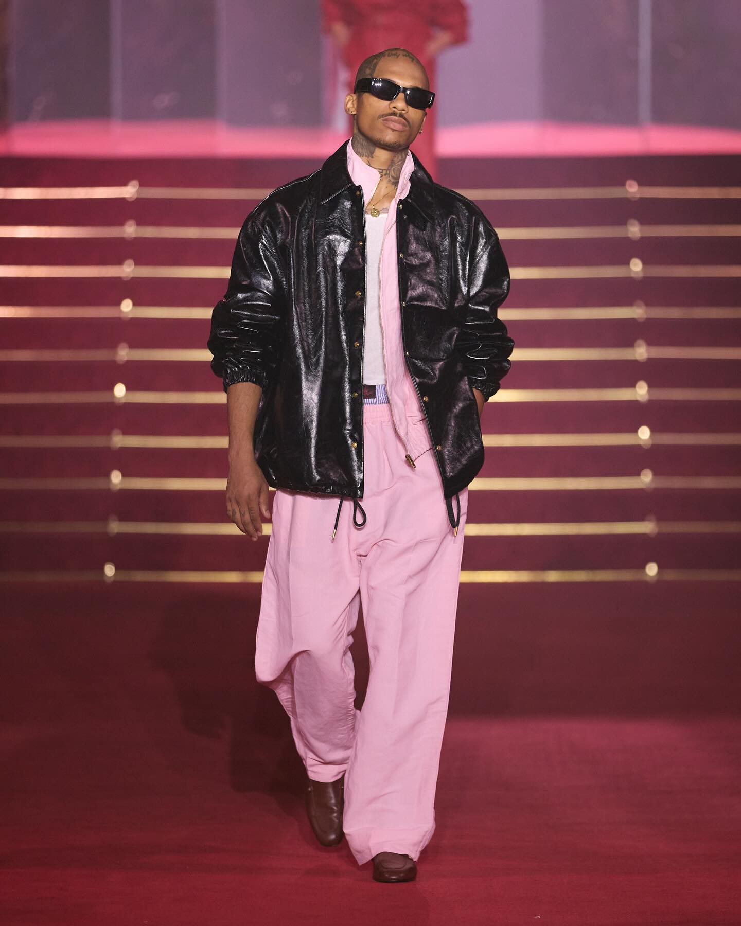 Hinh anh Màu hồng đang thống trị sàn diễn 4