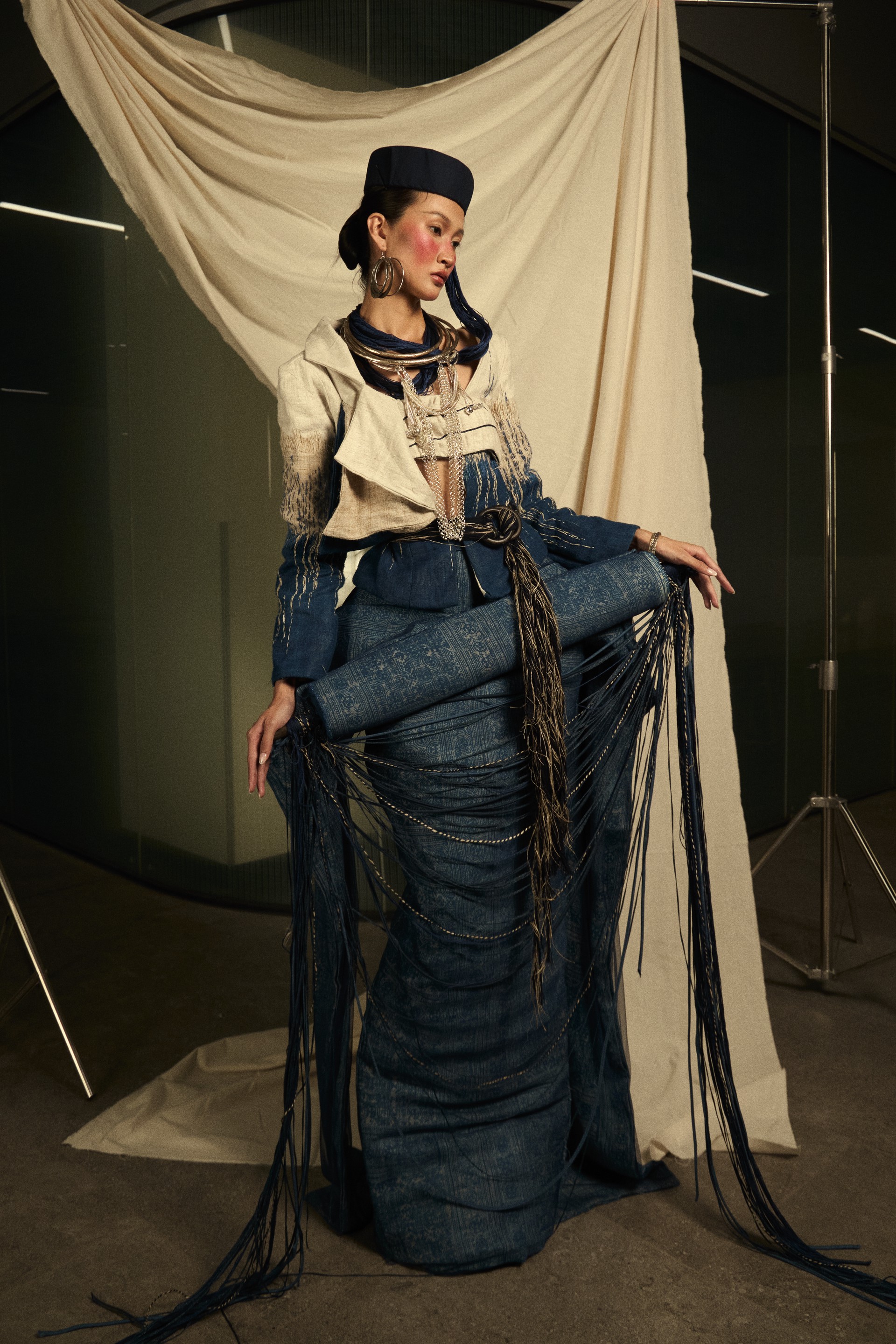 Hinh anh Từ Hoạ Lanh đến Pierre Cardin Award: Câu chuyện thời trang của cô sinh viên A Khin 20