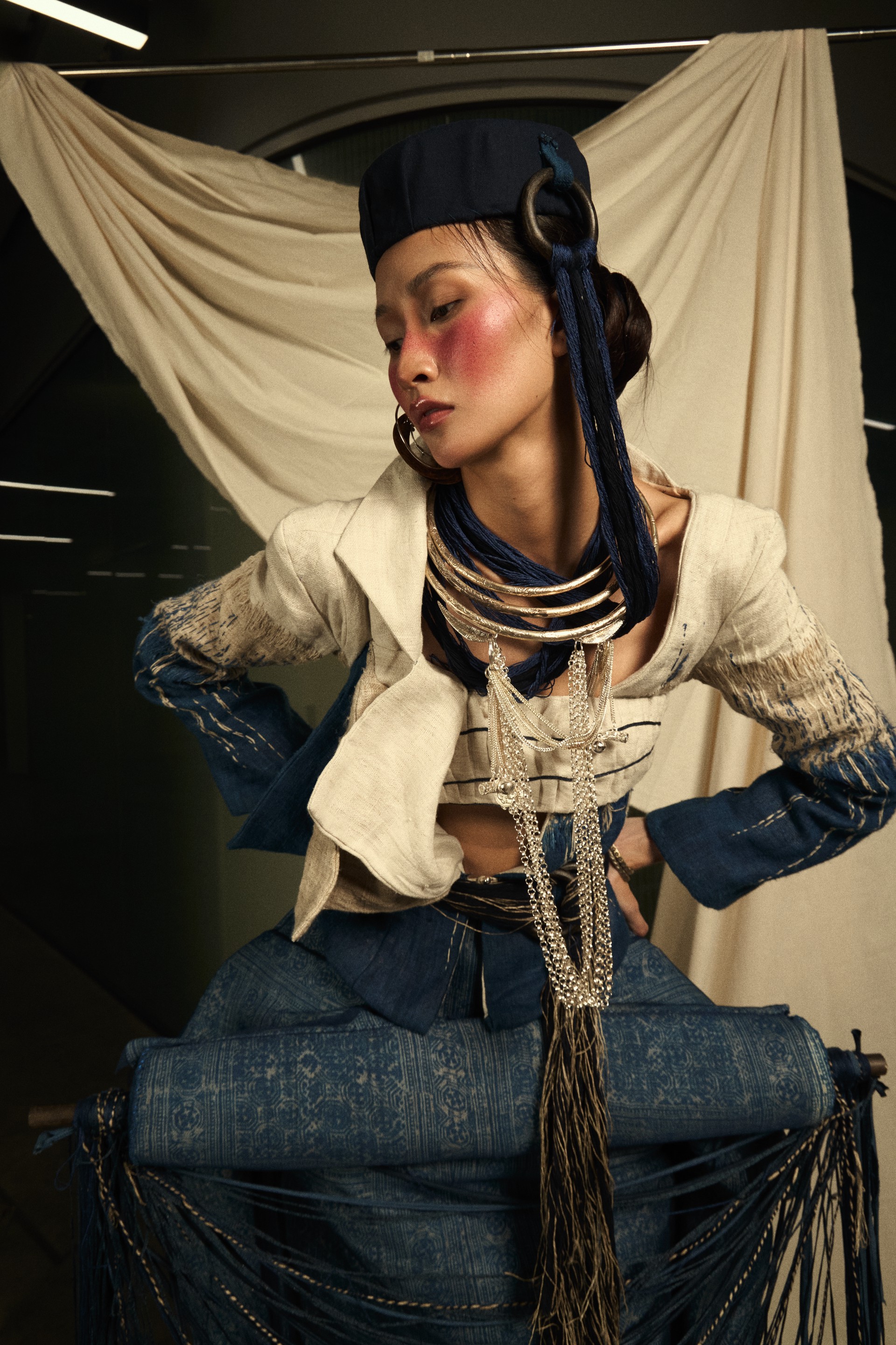 Hinh anh Từ Hoạ Lanh đến Pierre Cardin Award: Câu chuyện thời trang của cô sinh viên A Khin 19