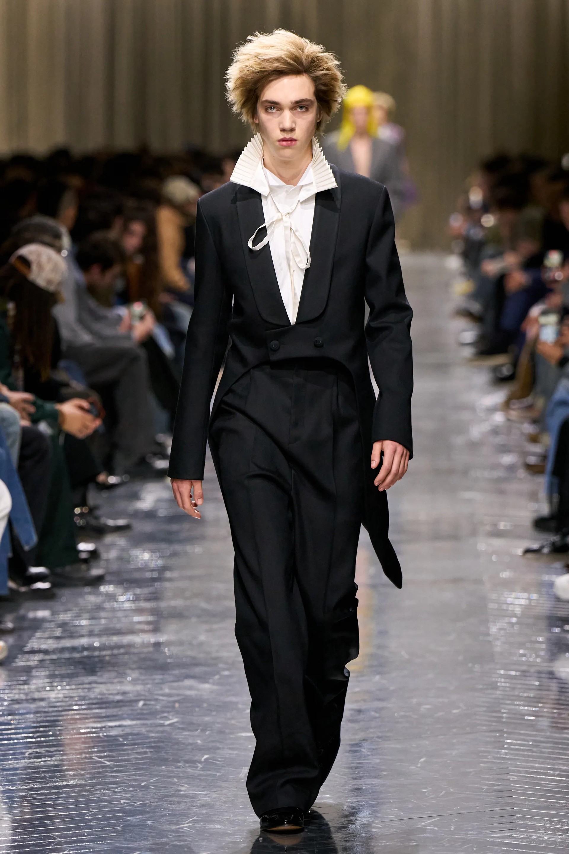 Hinh anh Tailoring ở điểm sụp đổ 5