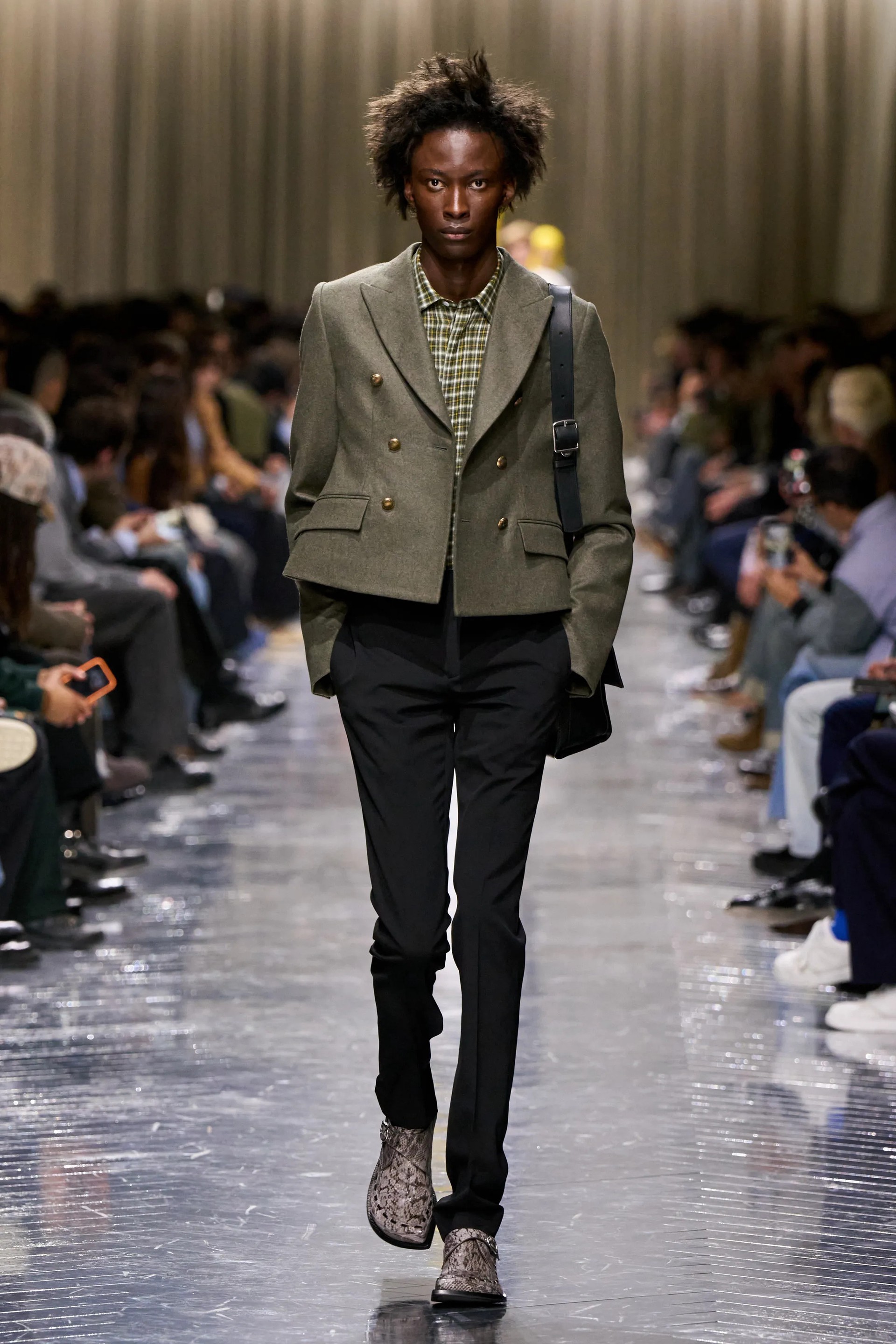 Hinh anh Tailoring ở điểm sụp đổ 2