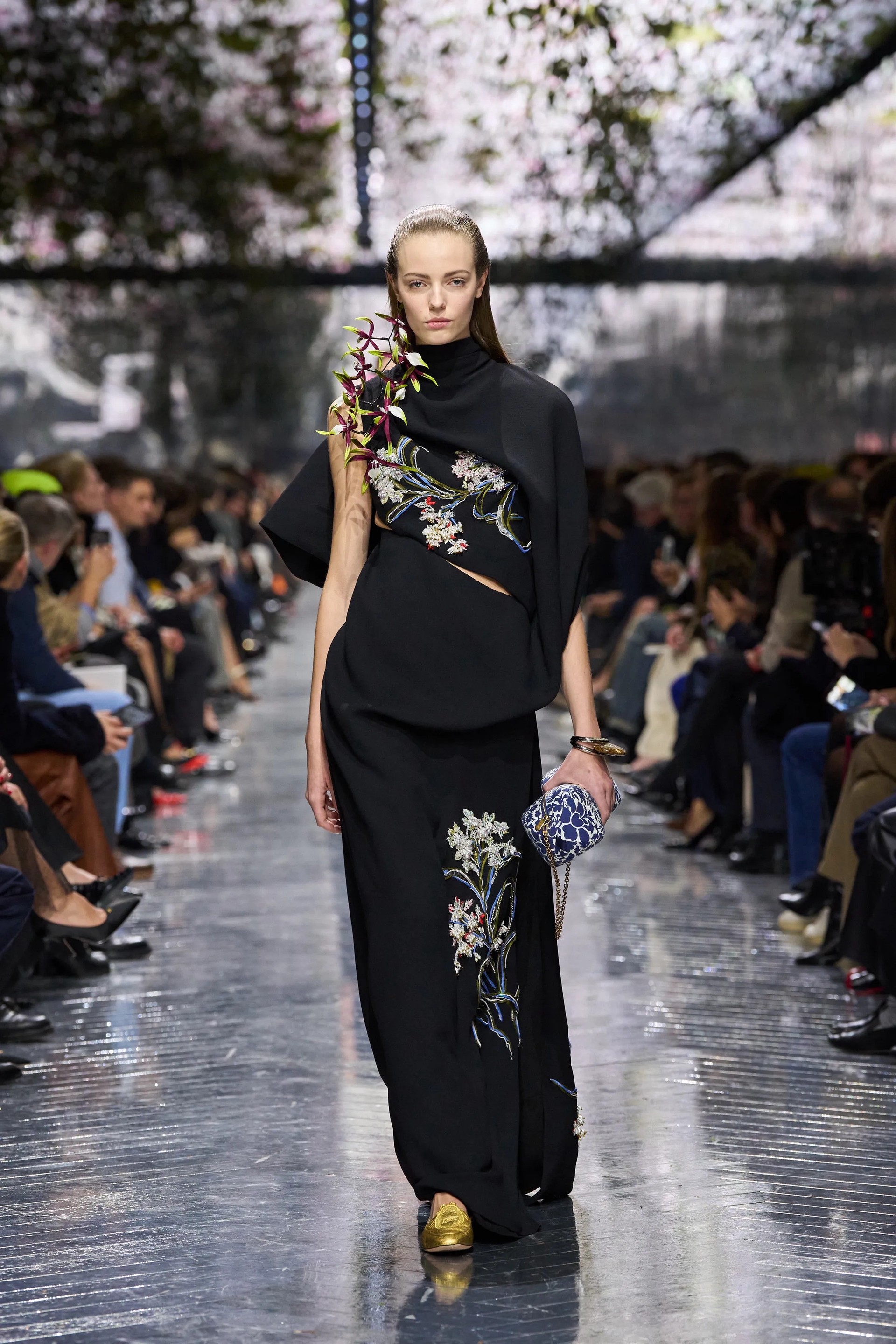 Hinh anh Sự phản biện khuôn mẫu 5