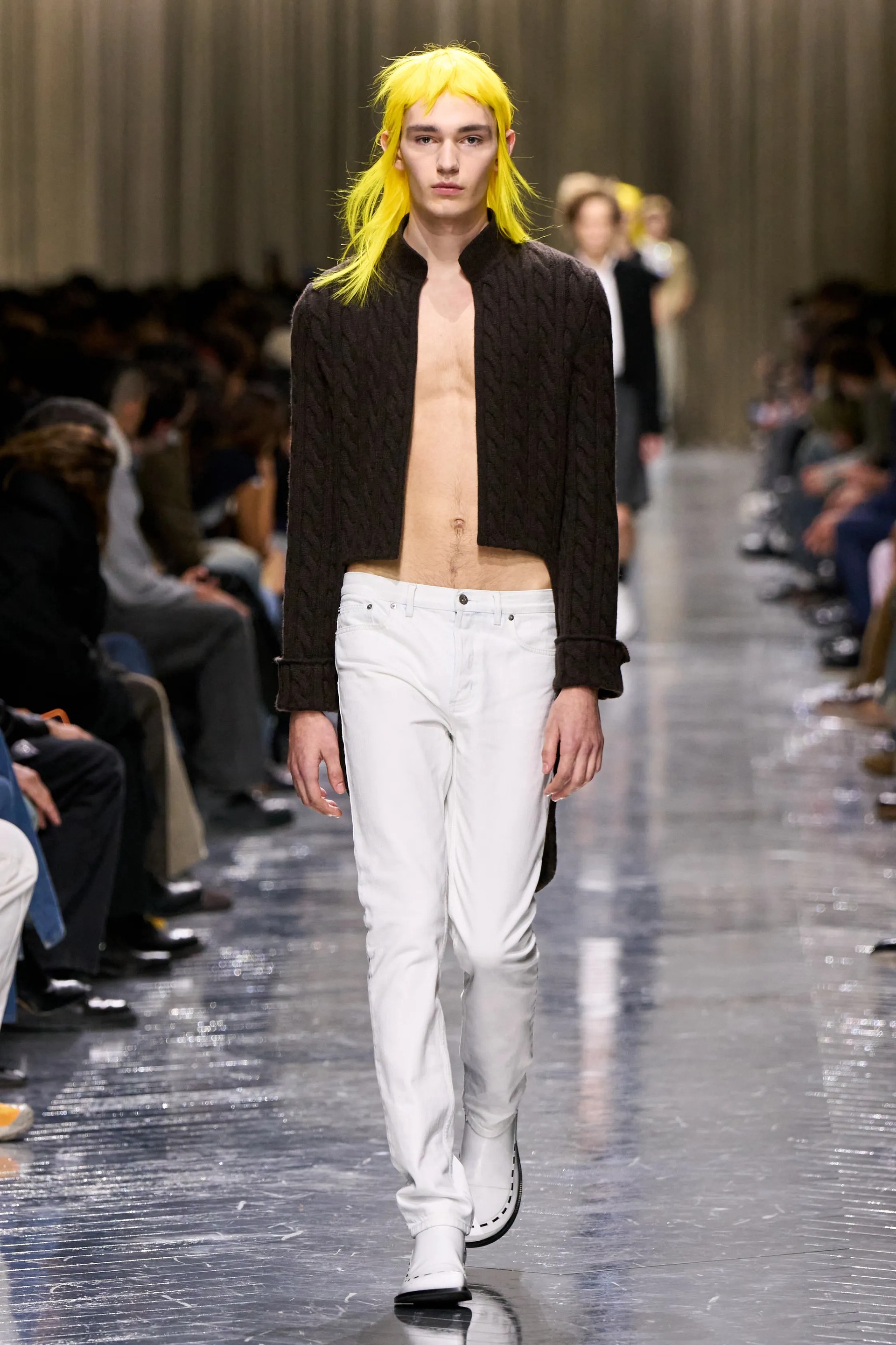 Hinh anh Tailoring ở điểm sụp đổ 7