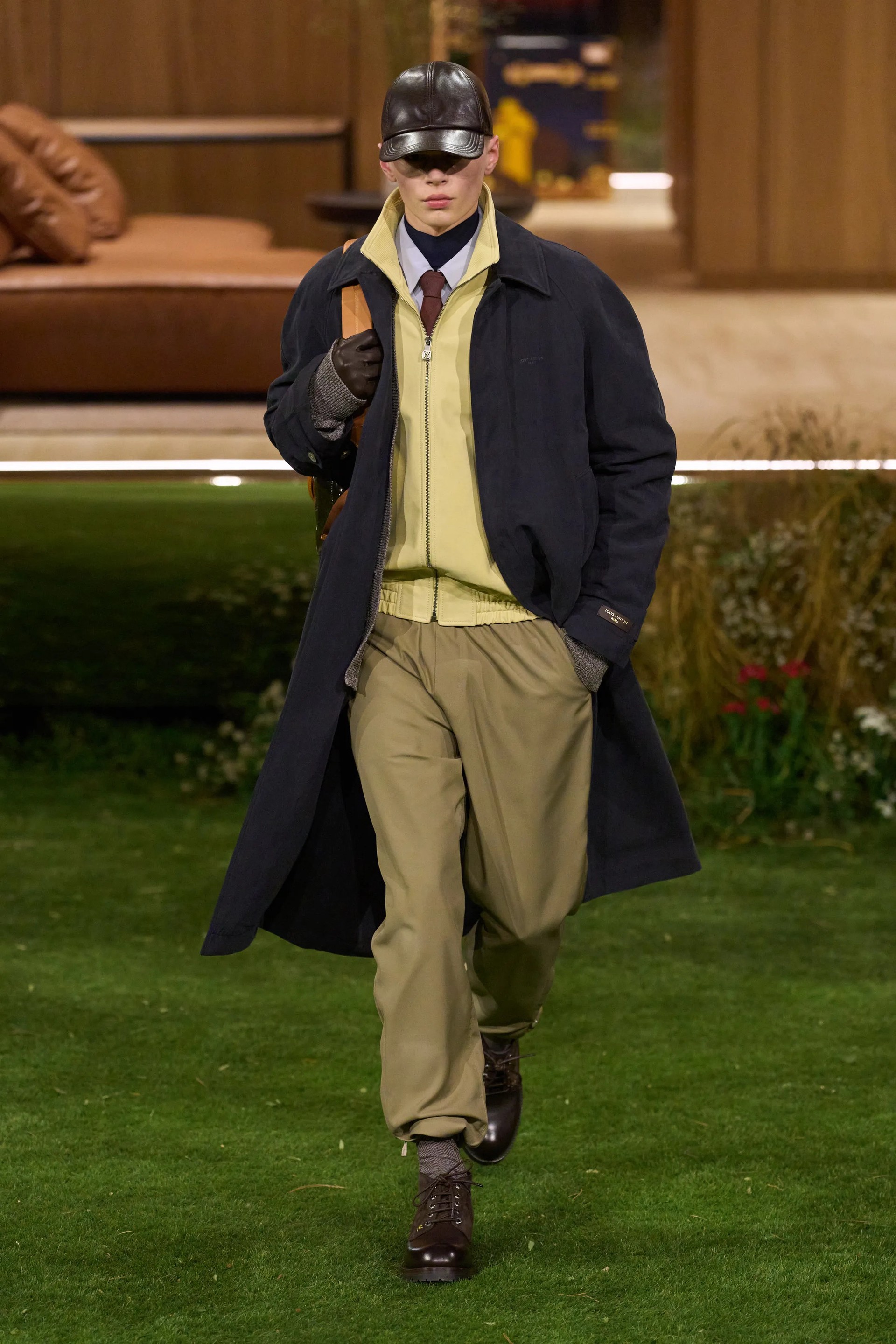 Hinh anh Trường tồn trong chất liệu 23