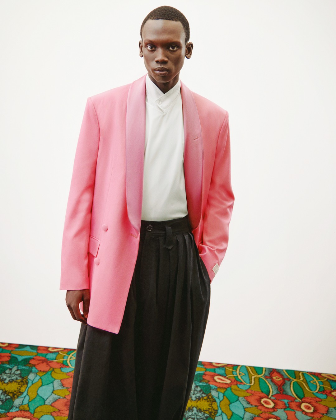 Hinh anh NIGO và chủ nghĩa Maxim's "xâm nhập" thánh đường phù hoa của KENZO 3