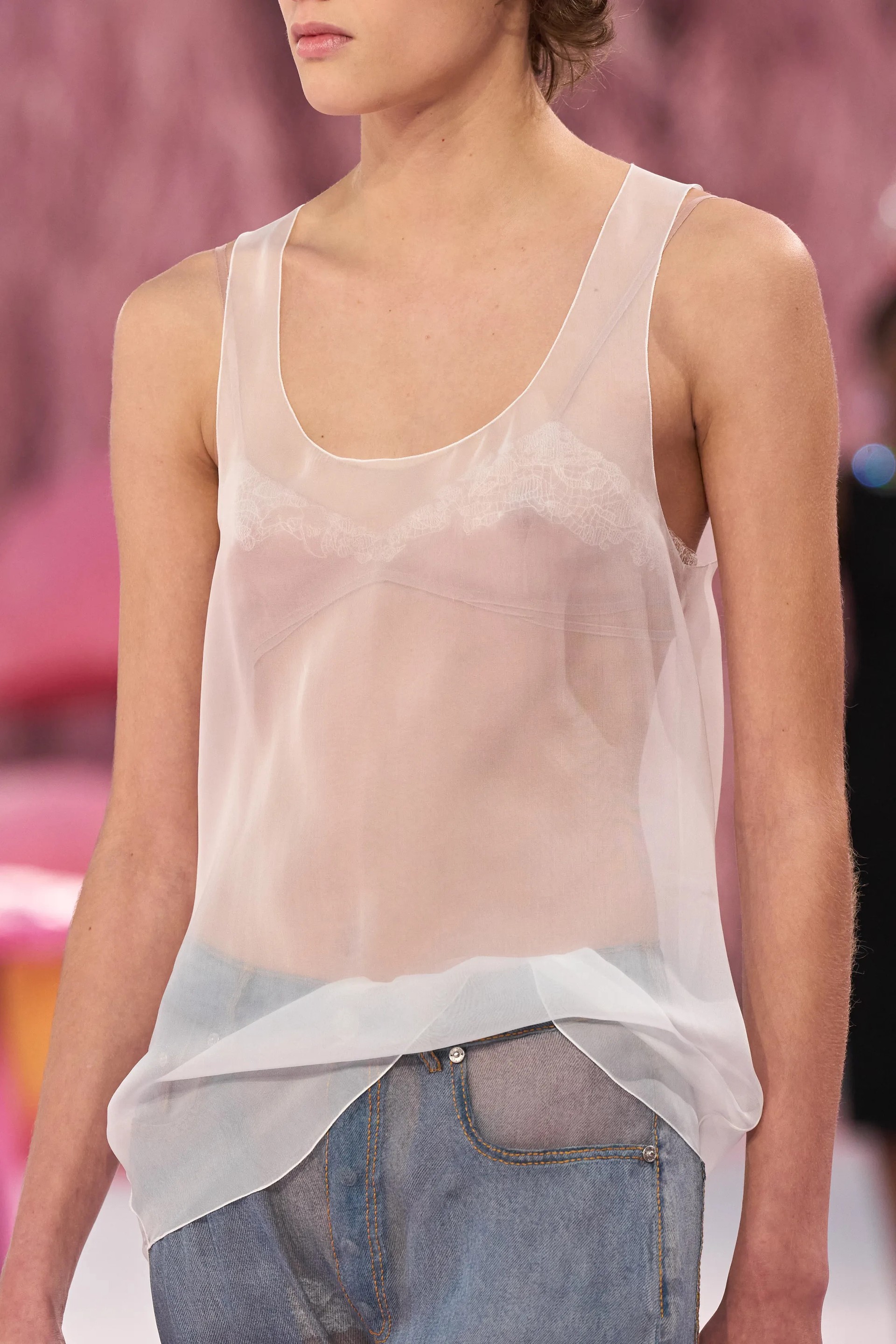 Hinh anh Khi sự mong manh trở thành ngôn ngữ chính 9