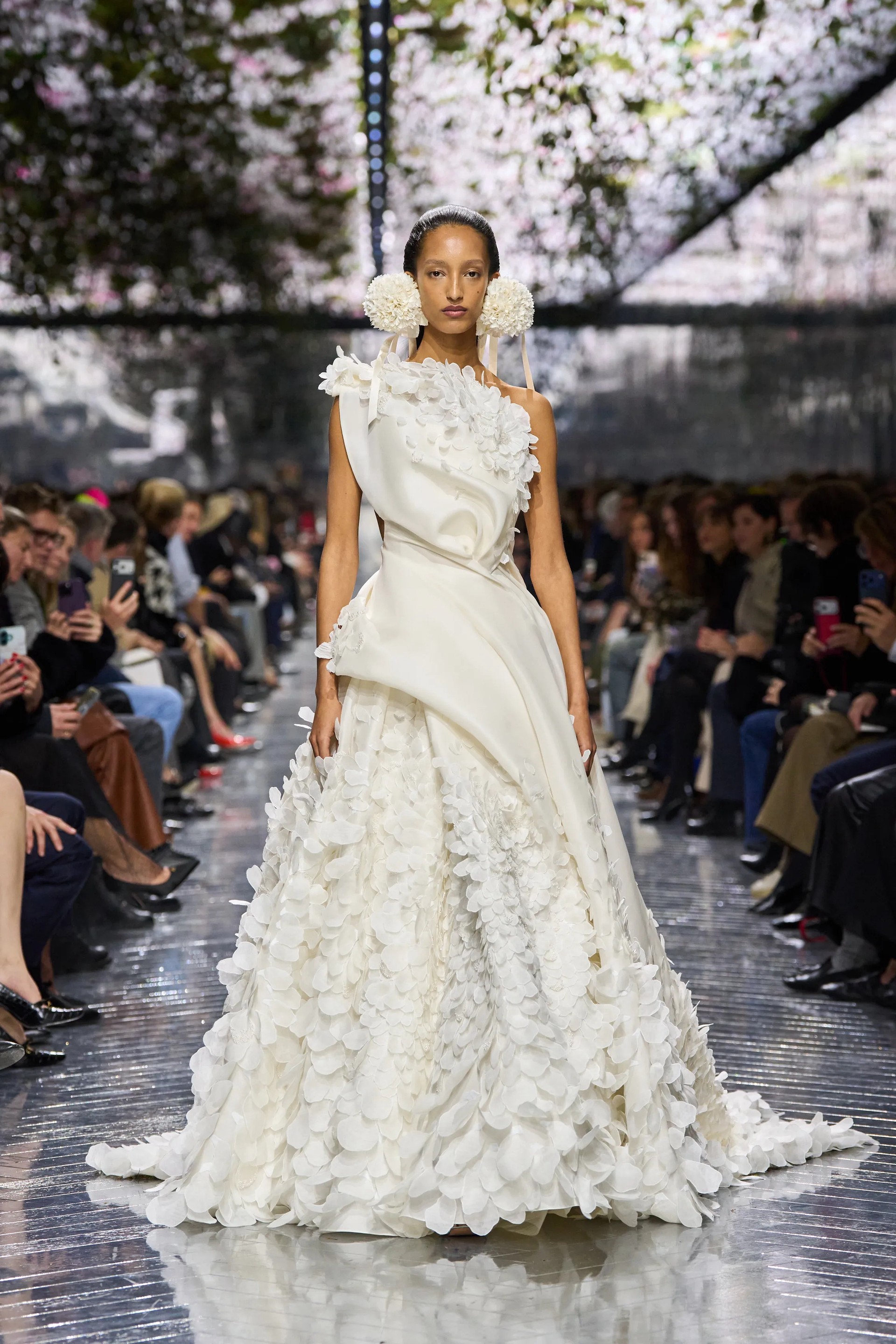 Hinh anh Dior Haute Couture SS26: Mùa Xuân ngát hương của Jonathan Anderson 2