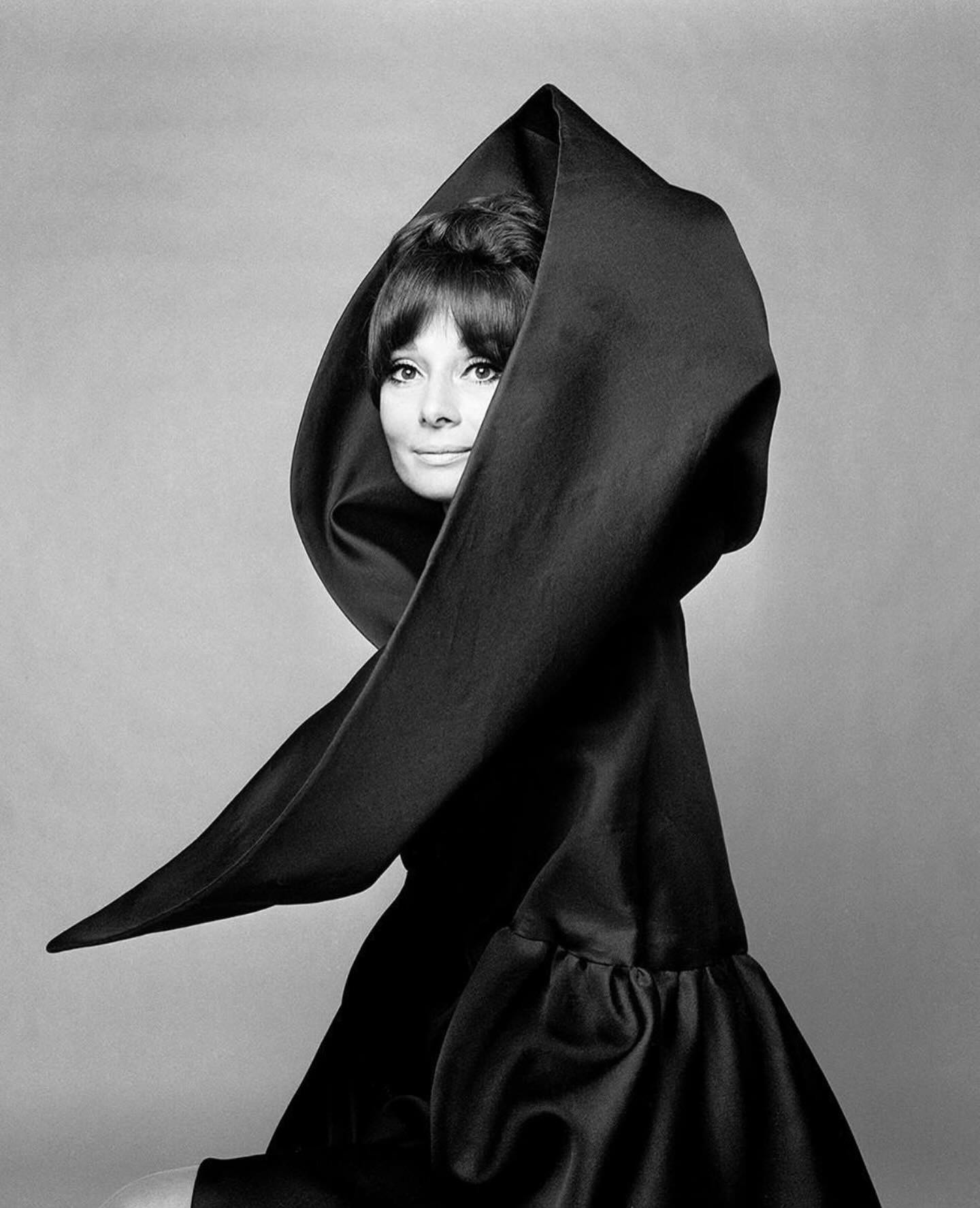 Hinh anh Cuốn hồi ký màu đỏ của Valentino Garavani 9