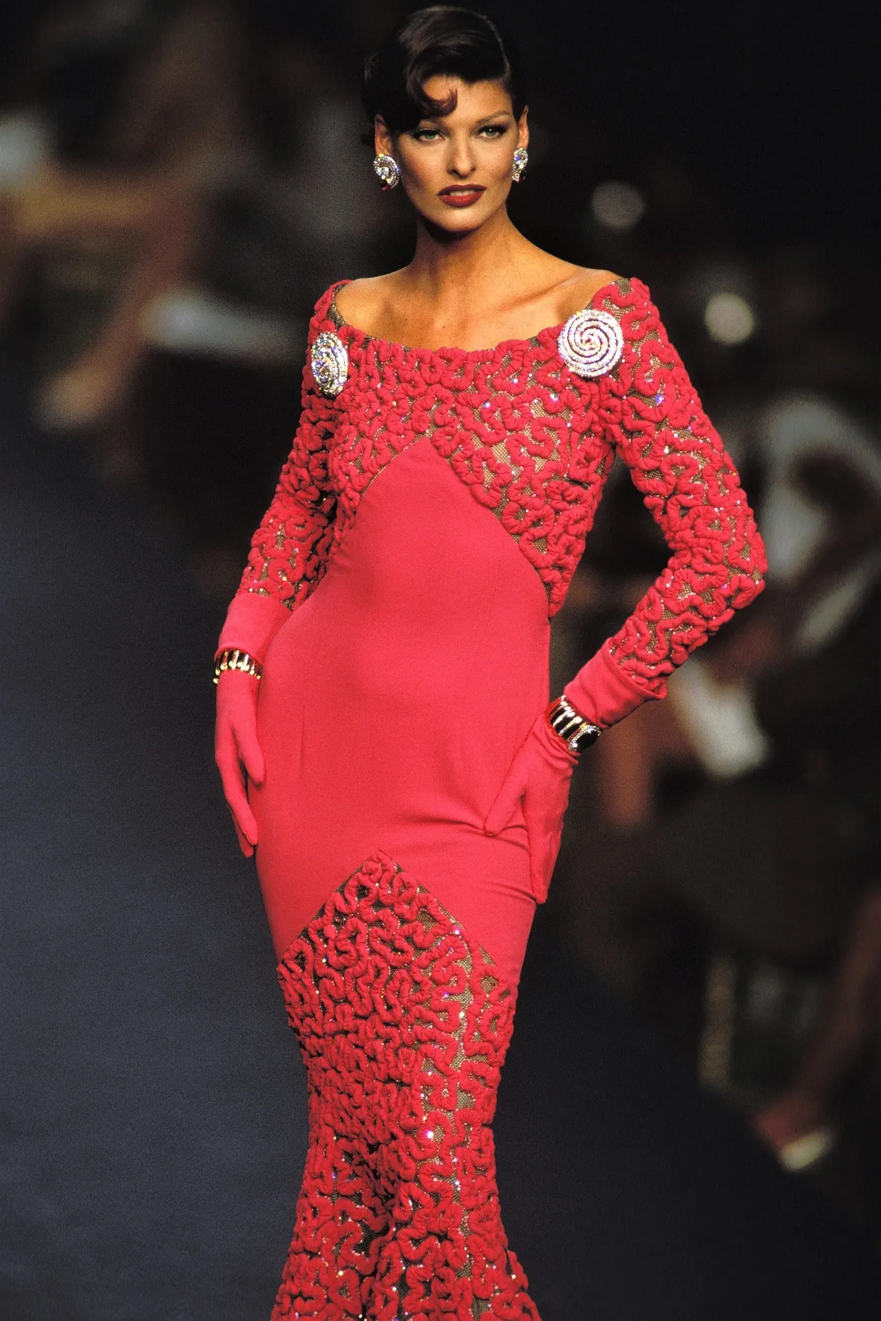 Hinh anh Cuốn hồi ký màu đỏ của Valentino Garavani 26