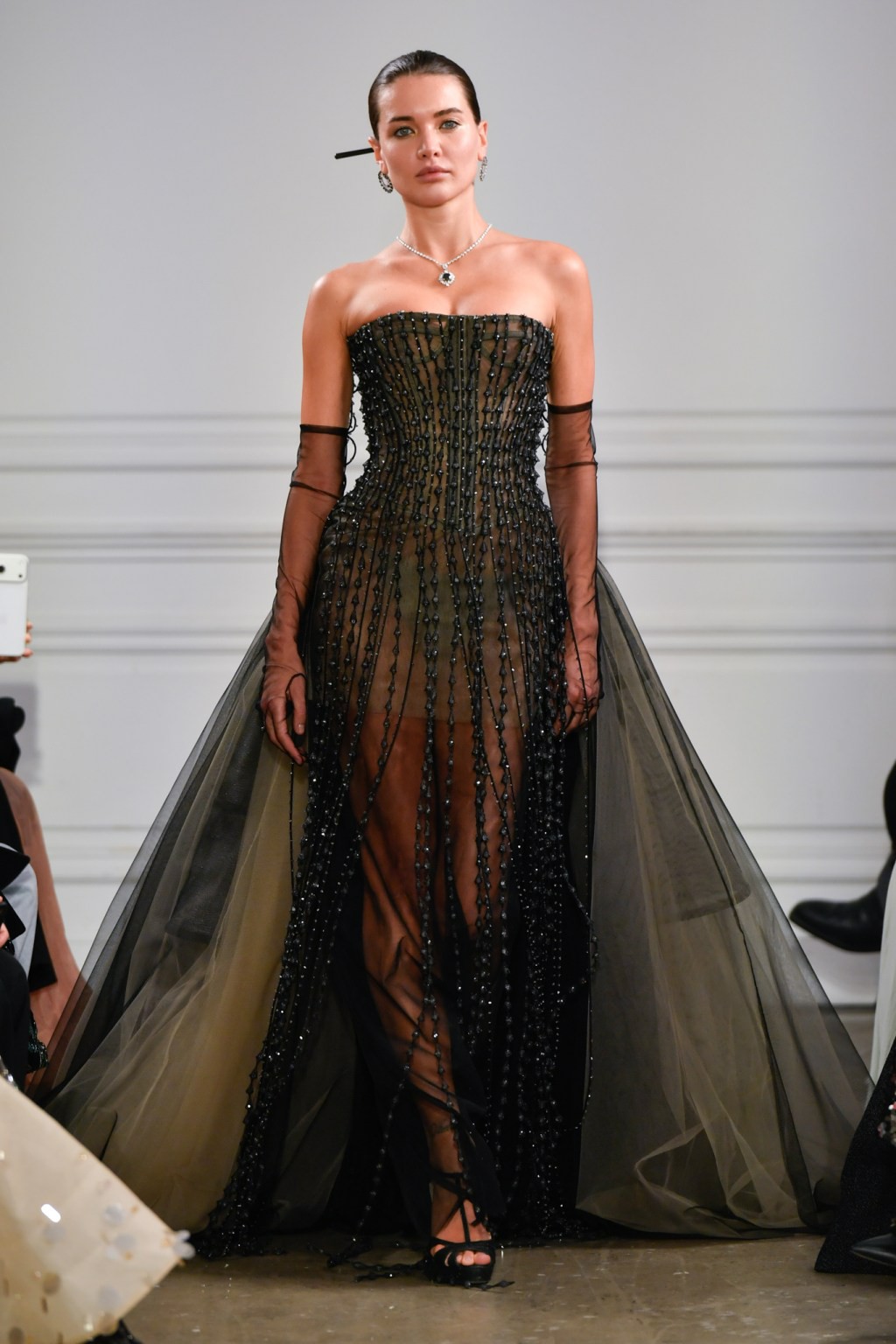 Hinh anh Thăm sử Triều Nguyễn, thưởng “Cành Vàng Lá Ngọc” PHAN HUY Haute Couture SS26 31