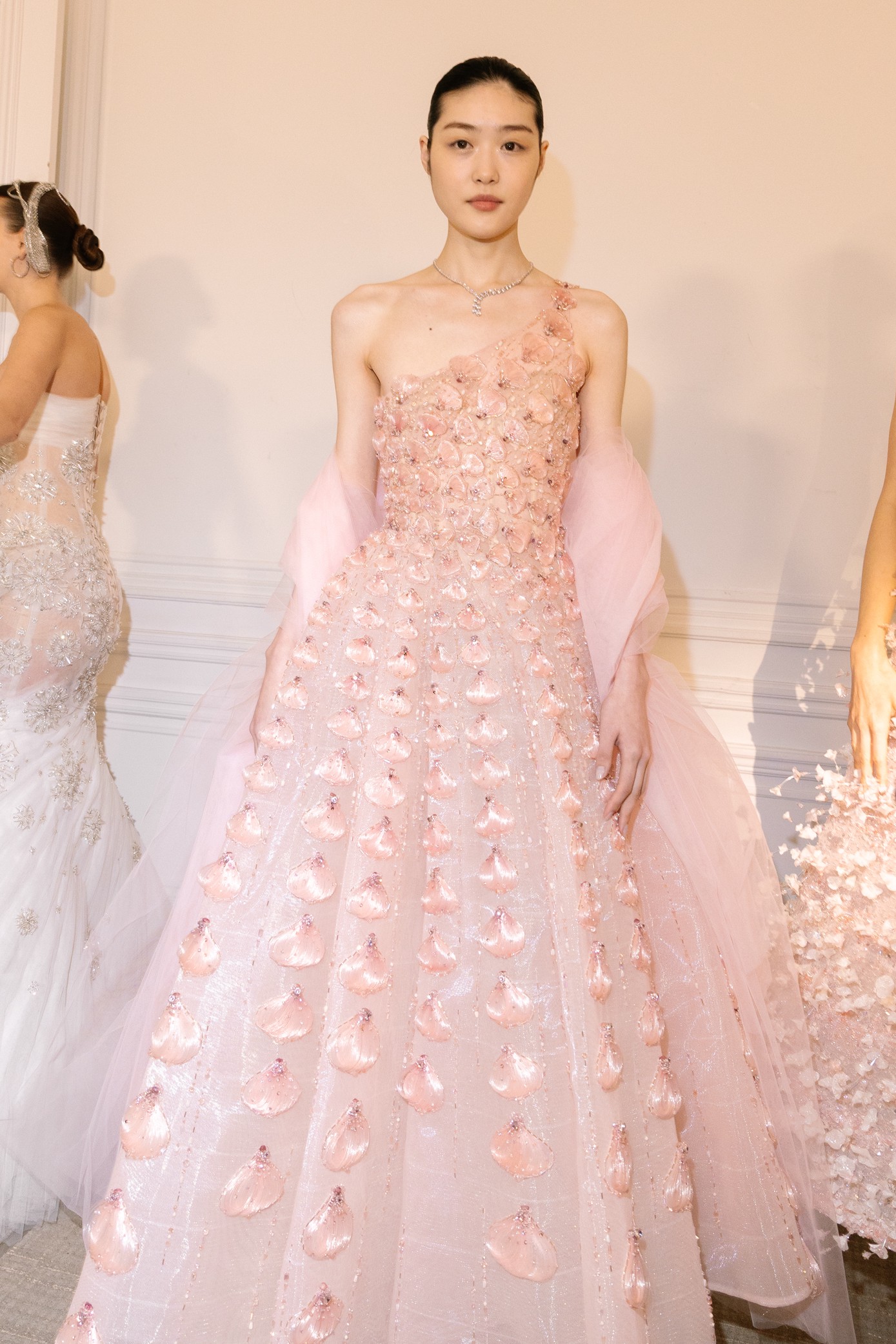 Hinh anh Thăm sử Triều Nguyễn, thưởng “Cành Vàng Lá Ngọc” PHAN HUY Haute Couture SS26 40