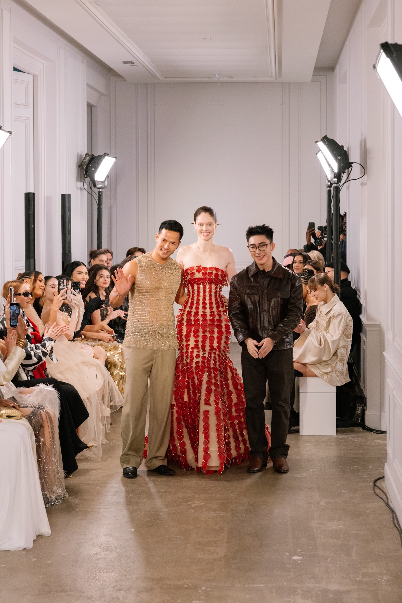 Hinh anh Thăm sử Triều Nguyễn, thưởng “Cành Vàng Lá Ngọc” PHAN HUY Haute Couture SS26 4