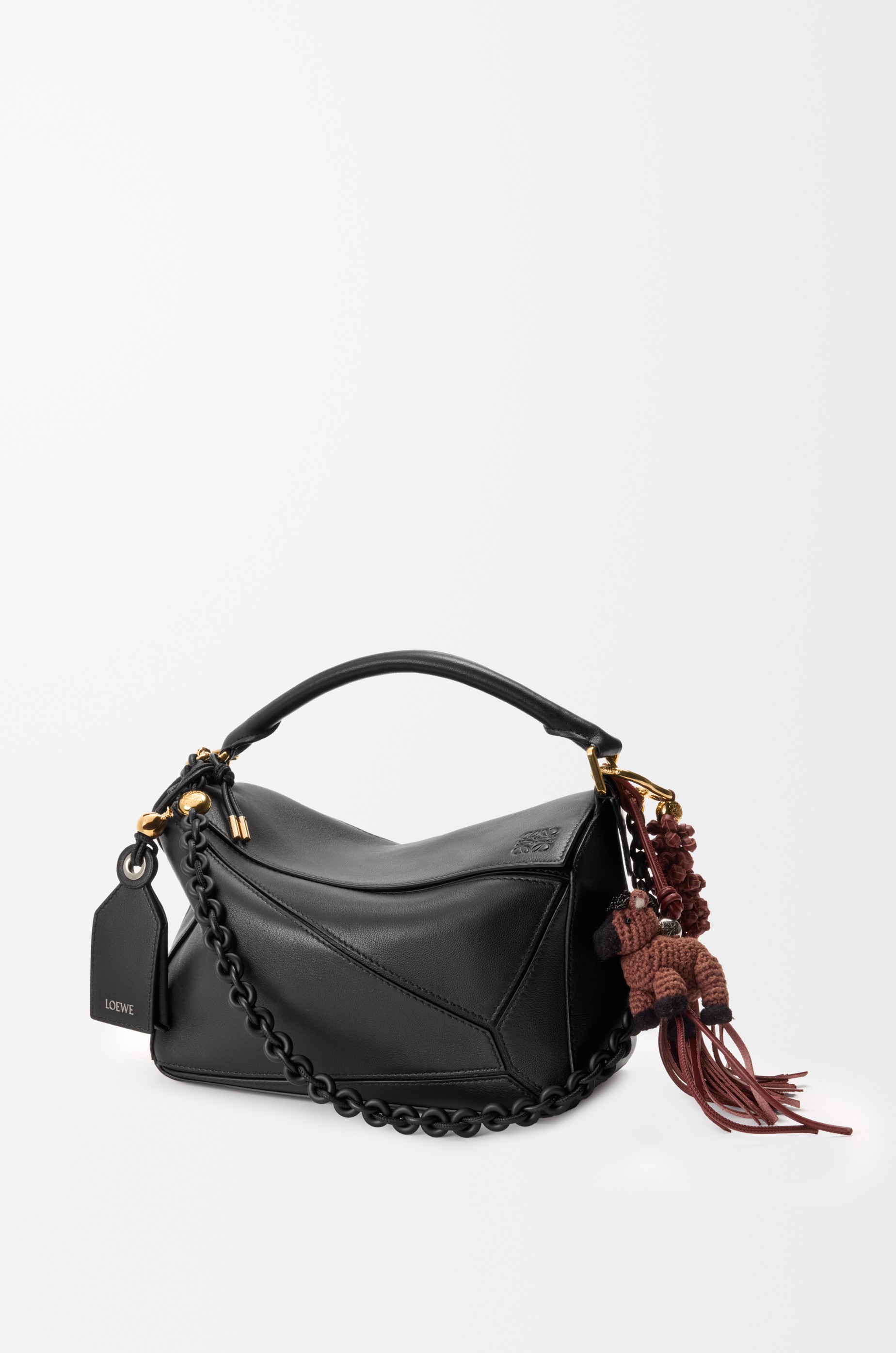 Hinh anh Bag charm ngựa: Phụ kiện đáng yêu từ các thương hiệu trên đường đua chào năm mới 2026 6