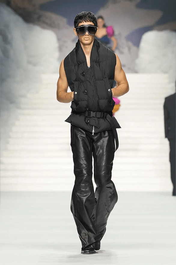 Hinh anh Bạn có một lời mời tham gia chuyến đi chơi mùa Đông cùng Dsquared2 Thu Đông 2026  19