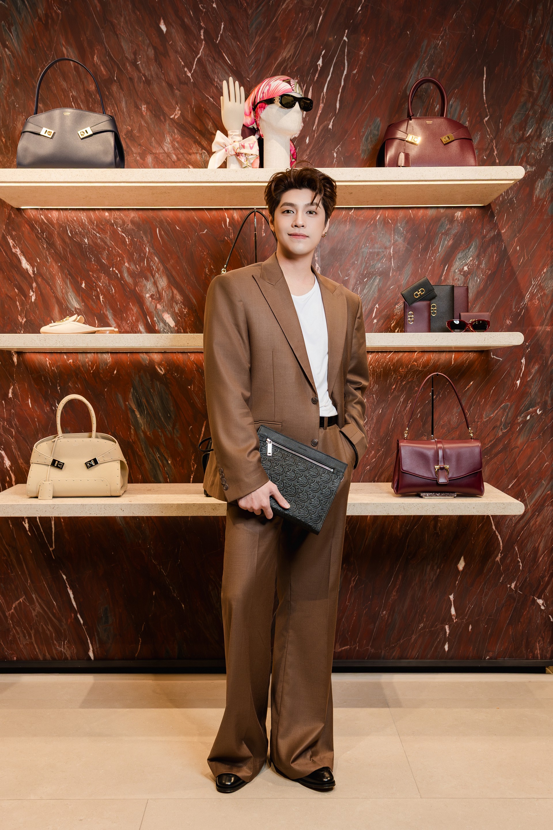 Hinh anh Khám phá di sản nước Ý bên trong Flagship Ferragamo 3