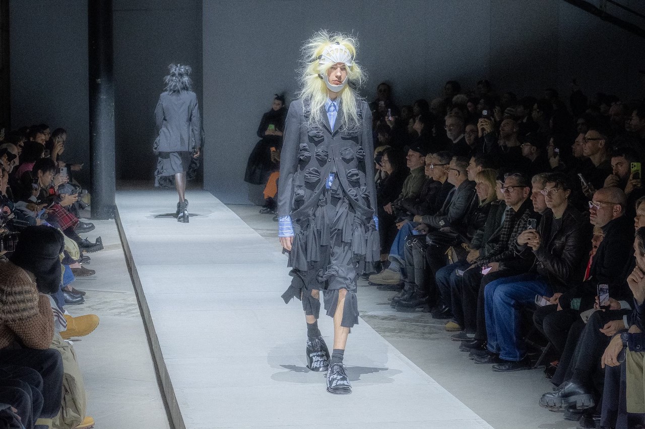 Hinh anh Comme des Garçons Homme Plus Thu Đông 2026: “Liều thuốc giải độc có chủ đích hay một tấm gương méo mó” 1