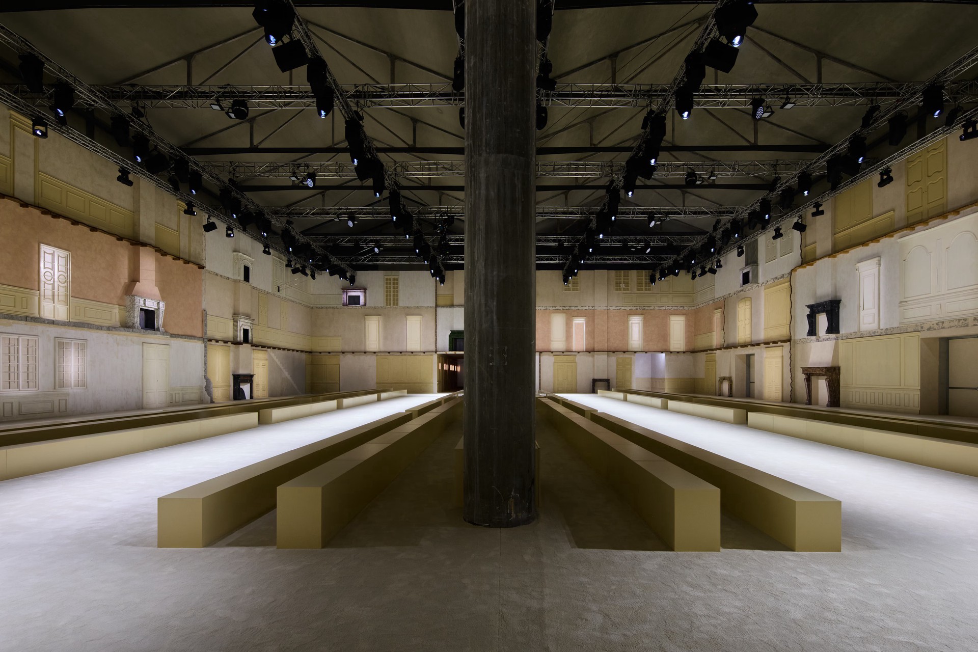 Hinh anh Prada Men Fall/Winter 2026: Chôn vùi để đến ngày khai quật 4