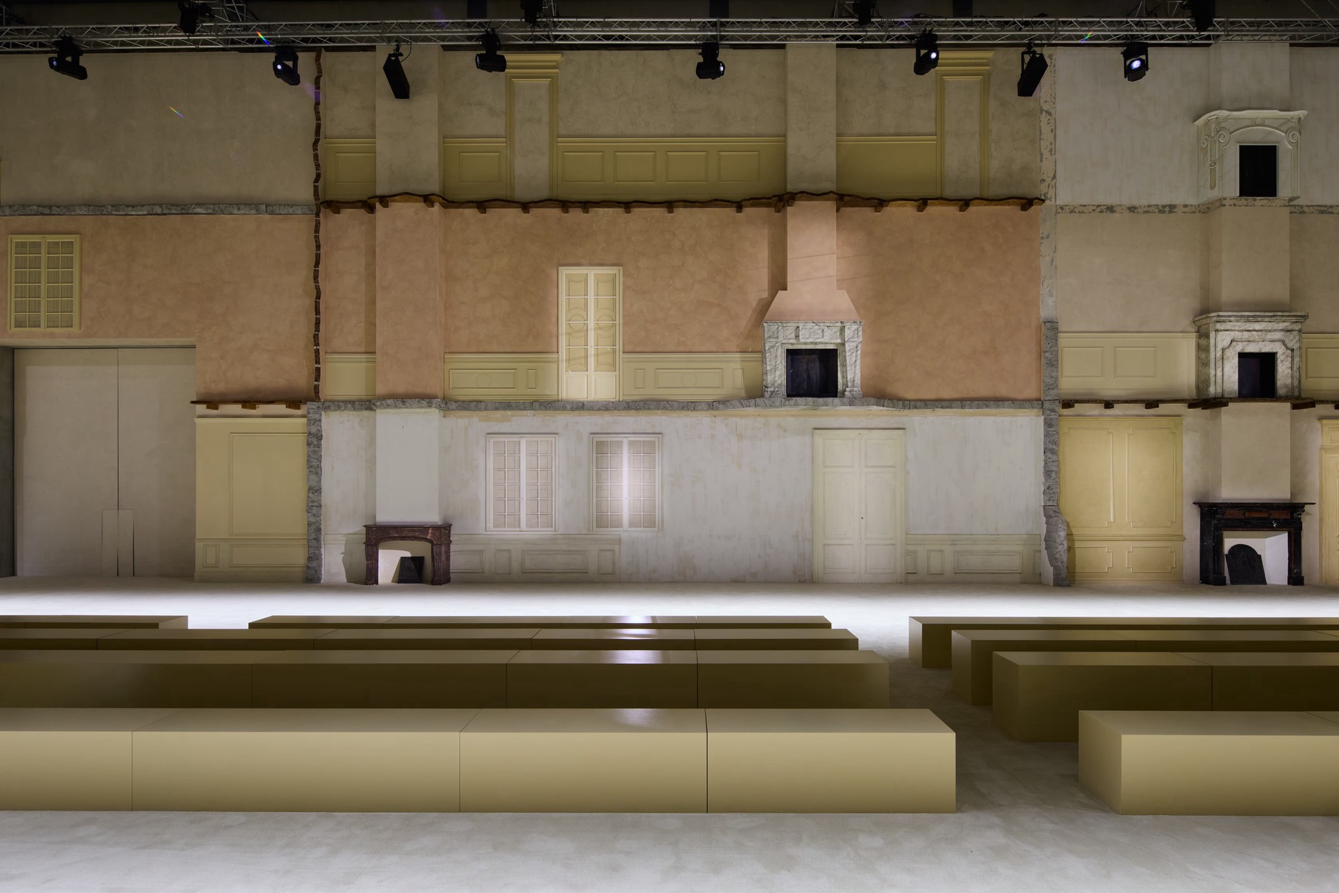 Hinh anh Prada Men Fall/Winter 2026: Chôn vùi để đến ngày khai quật 8