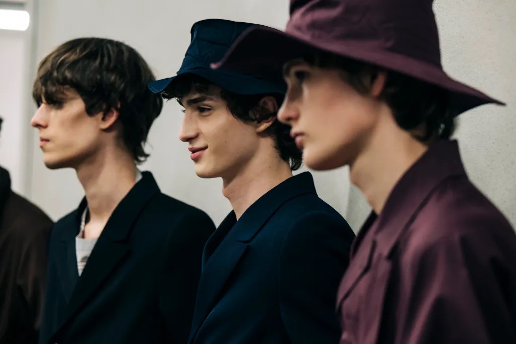 Hinh anh Prada Men Fall/Winter 2026: Chôn vùi để đến ngày khai quật 17