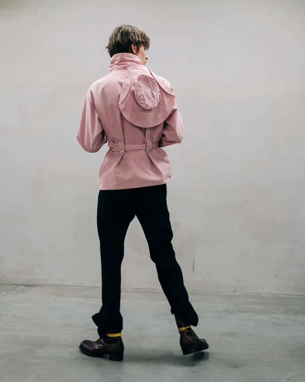 Hinh anh Prada Men Fall/Winter 2026: Chôn vùi để đến ngày khai quật 19